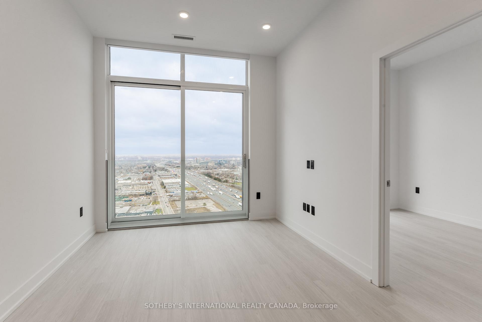 31 York Garden Way 505, Toronto Unit: 505