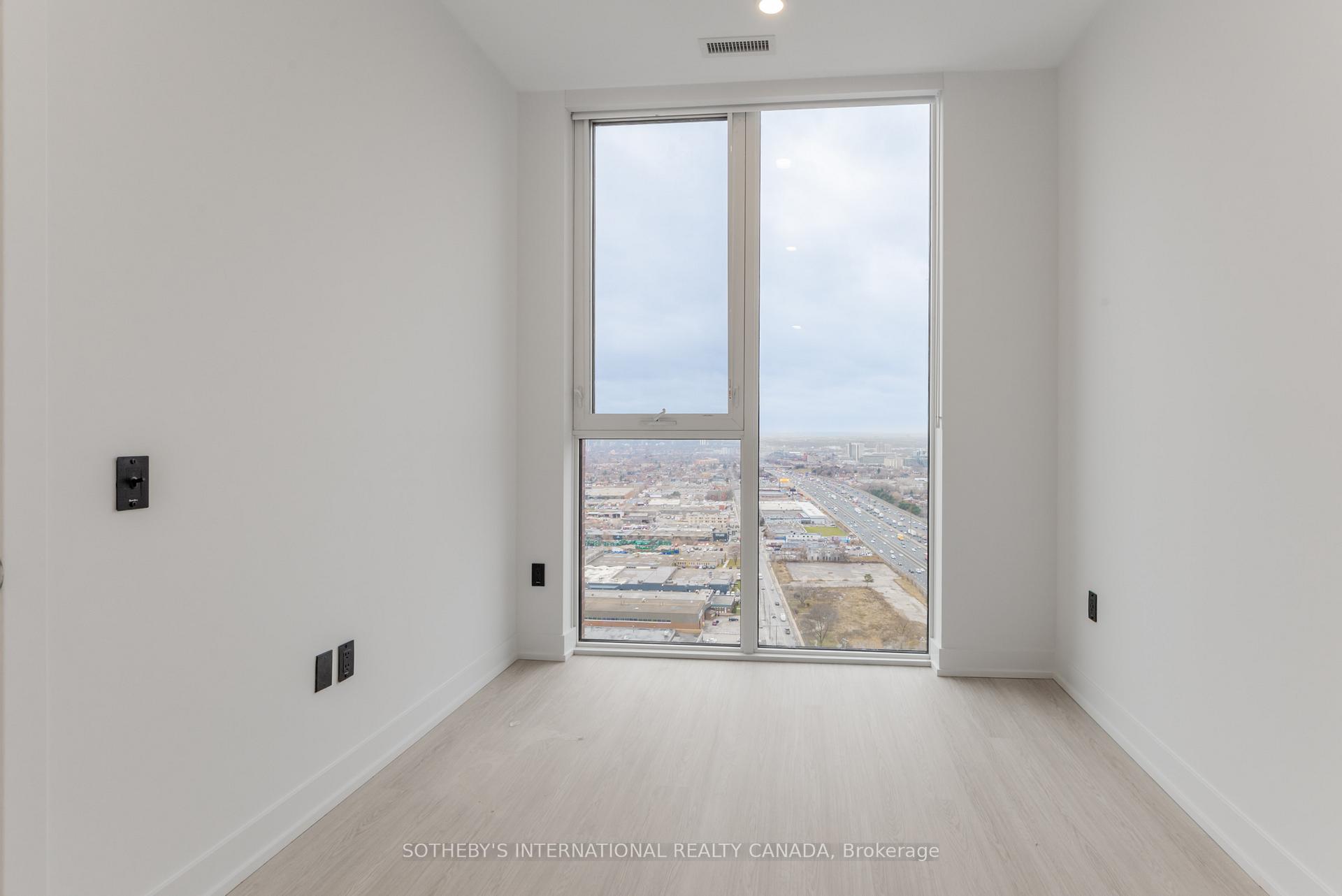 31 York Garden Way 505, Toronto Unit: 505