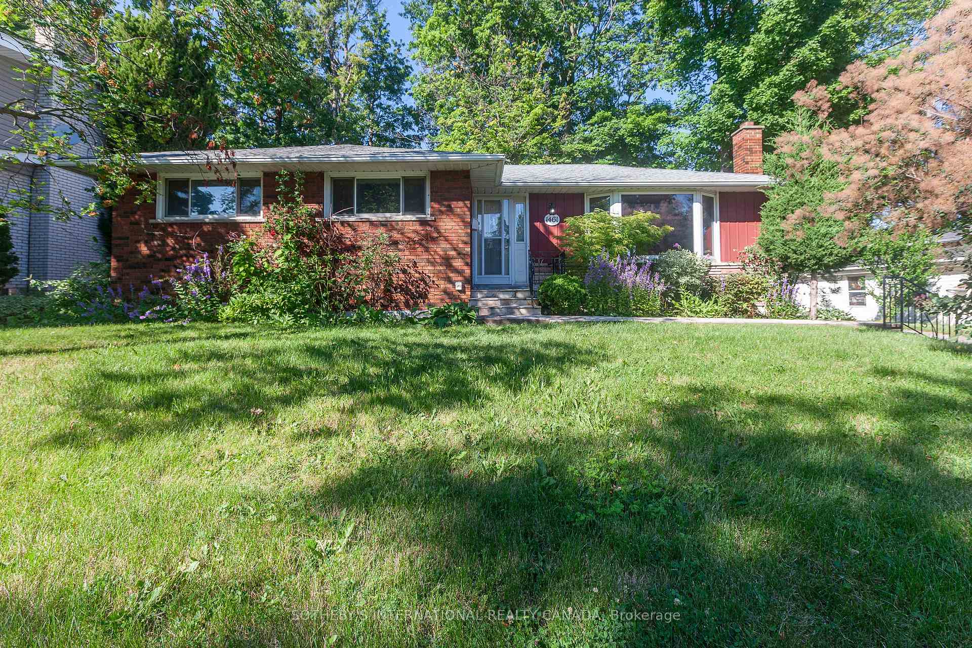 1461 Moss Glen Road