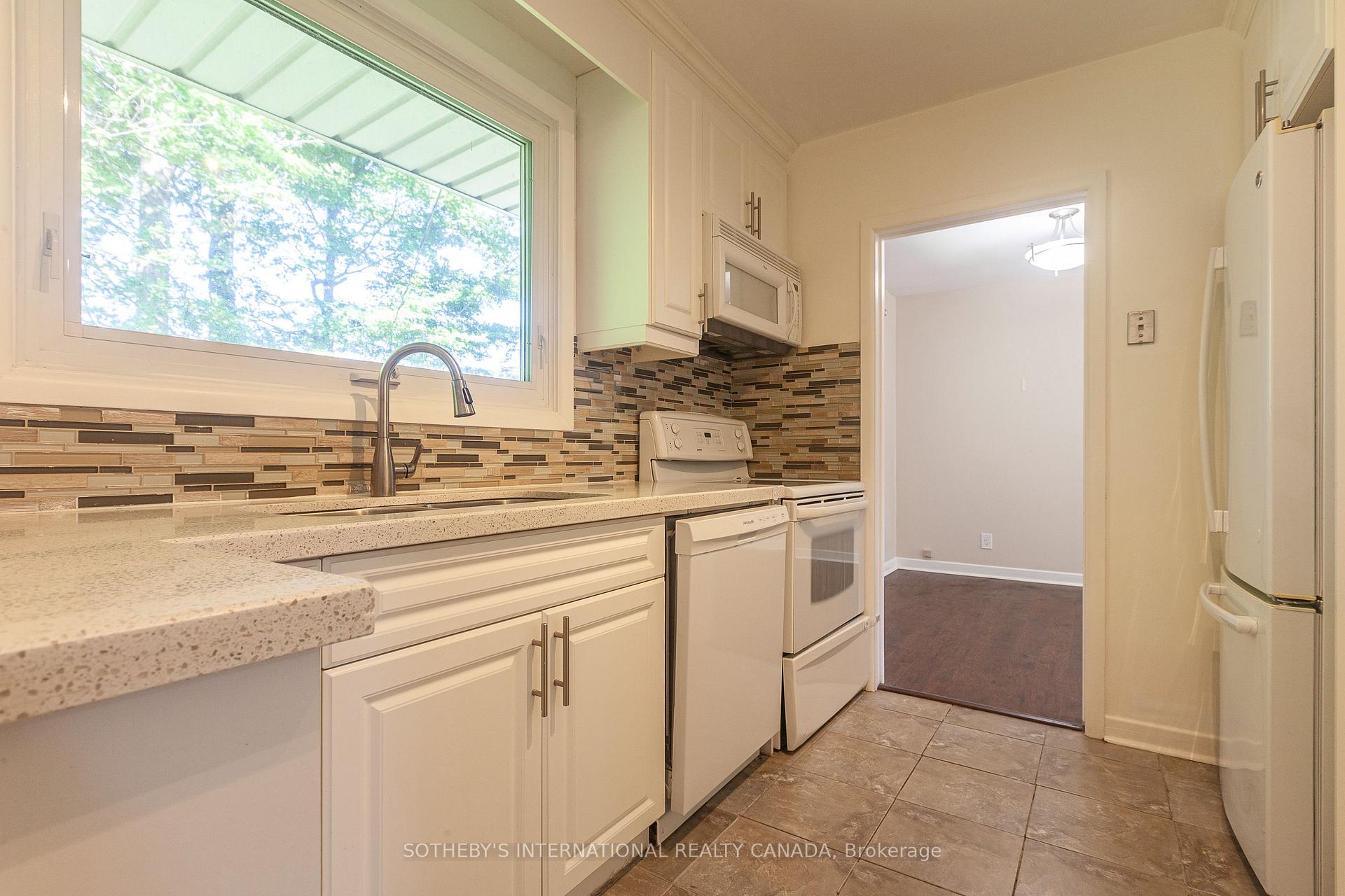 1461 Moss Glen Road