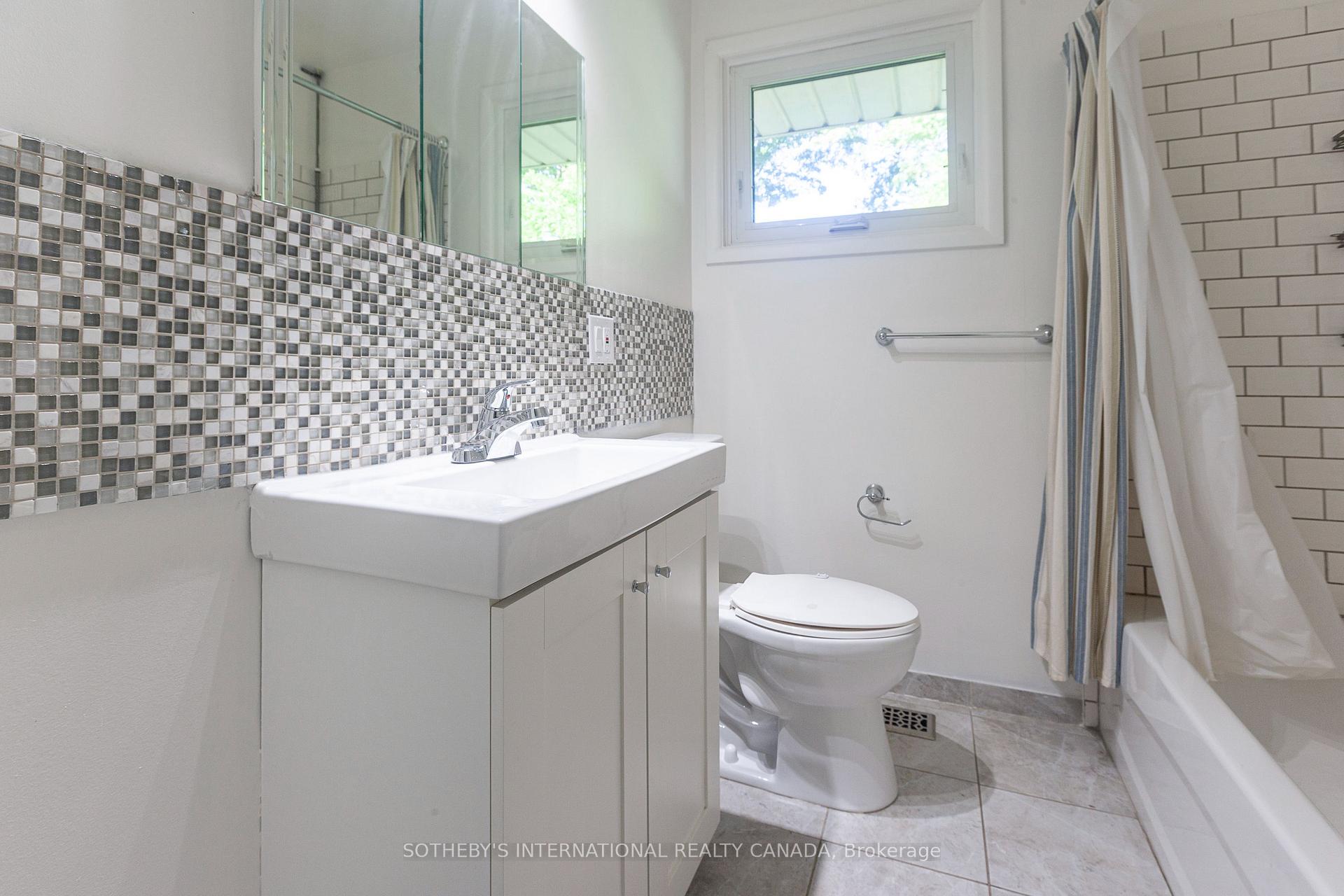 1461 Moss Glen Road
