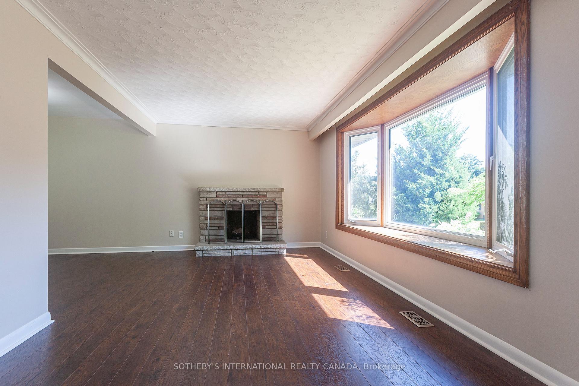 1461 Moss Glen Road