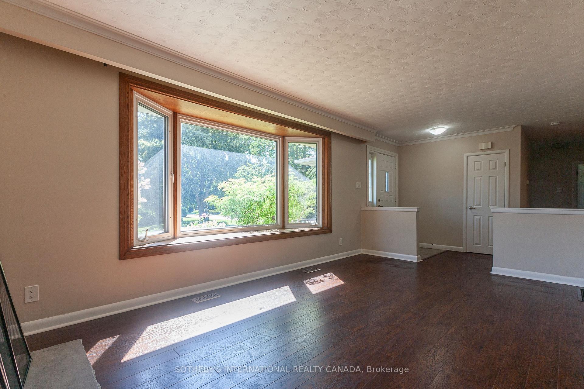 1461 Moss Glen Road