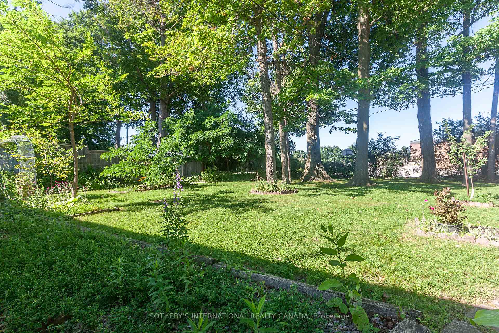 1461 Moss Glen Road
