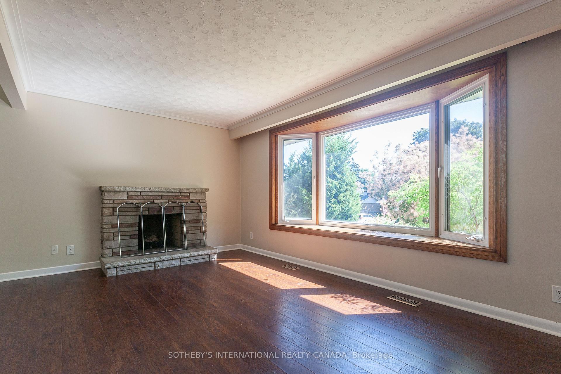 1461 Moss Glen Road