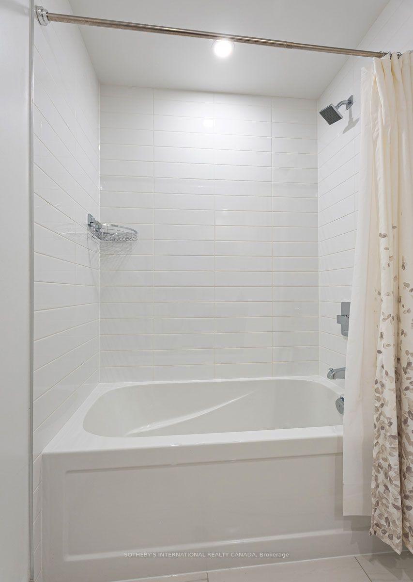 70 Annie Craig Drive 4805, Toronto Unit: 4805