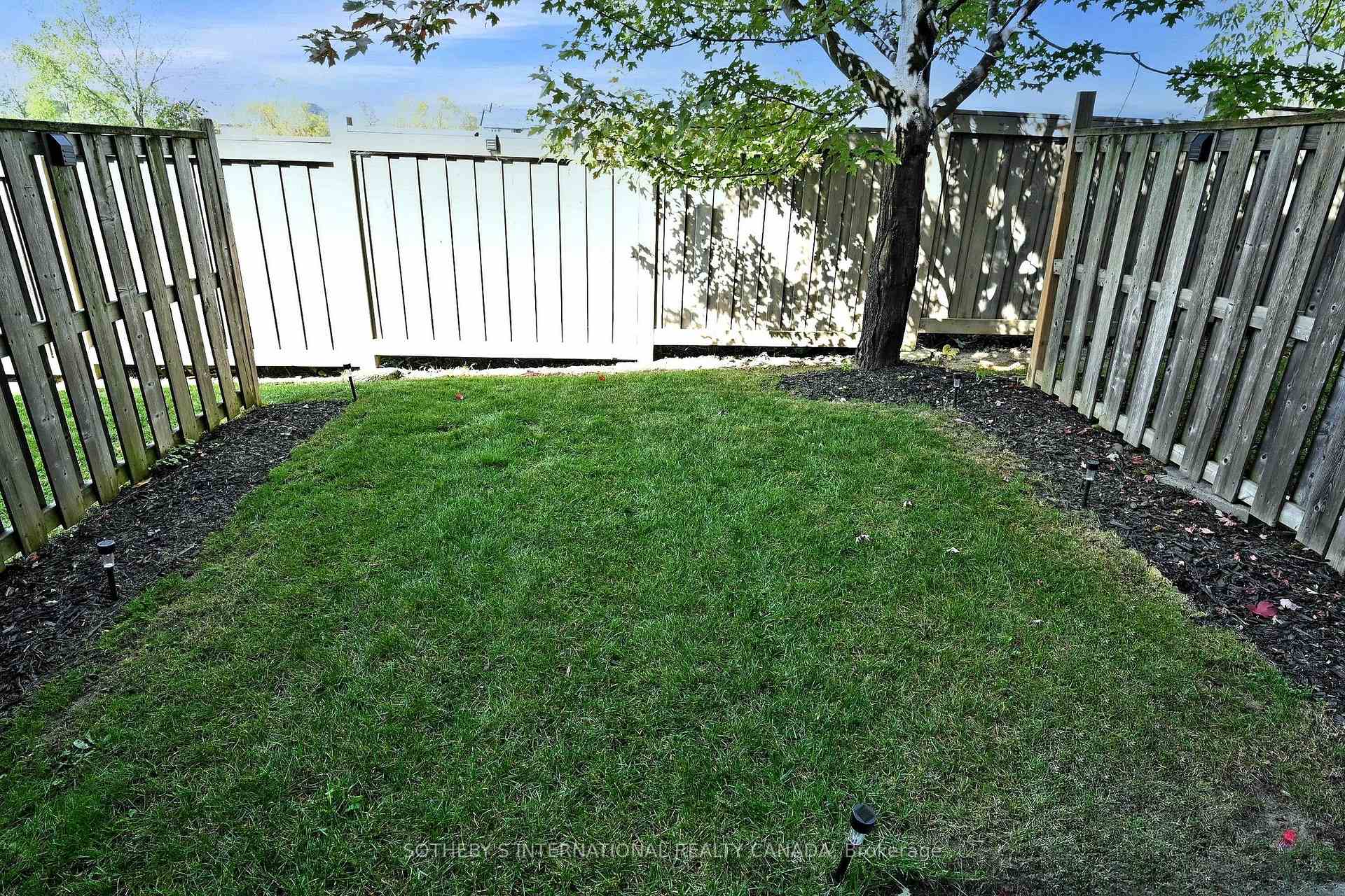 38 Cedar Lake Crescent