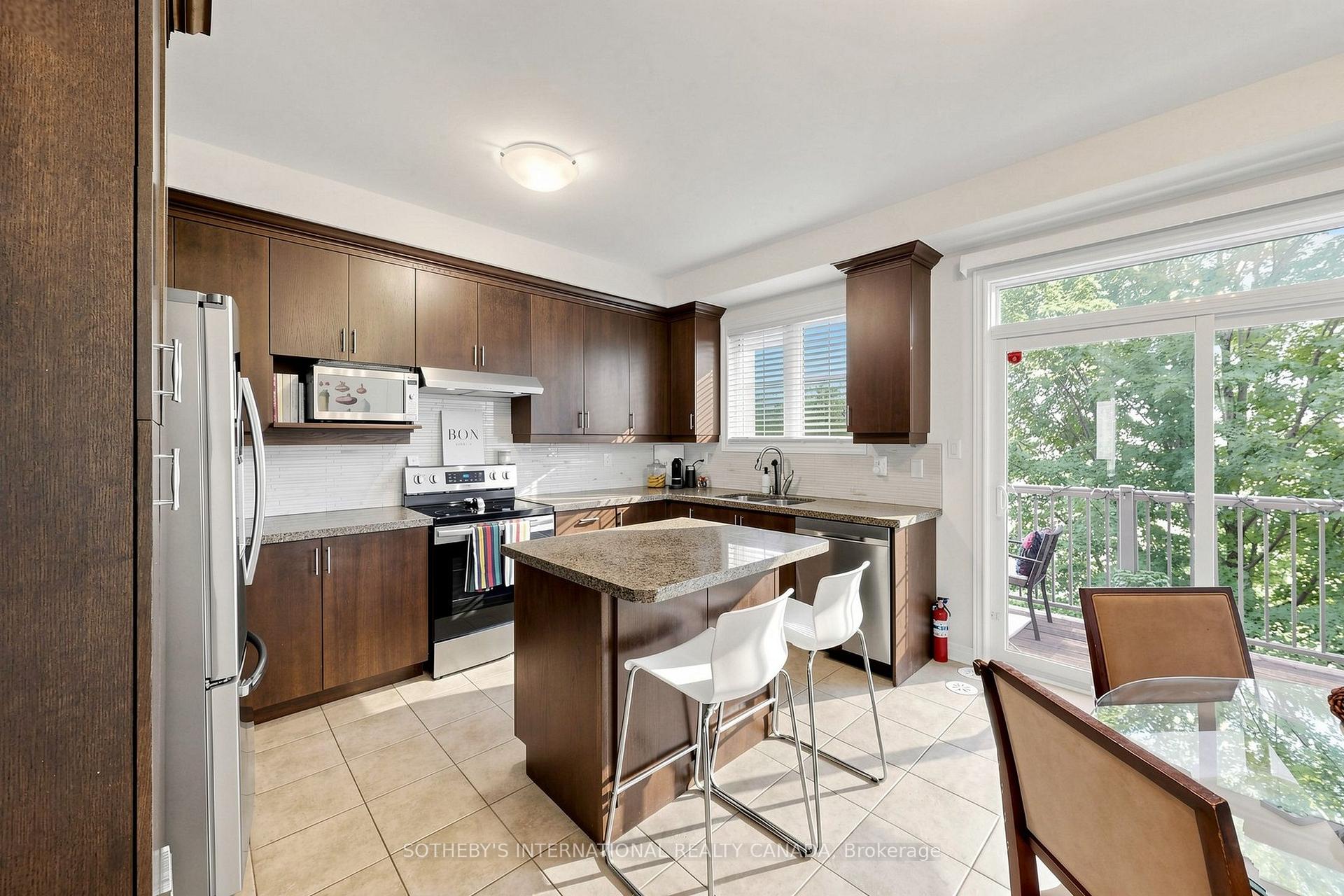 38 Cedar Lake Crescent