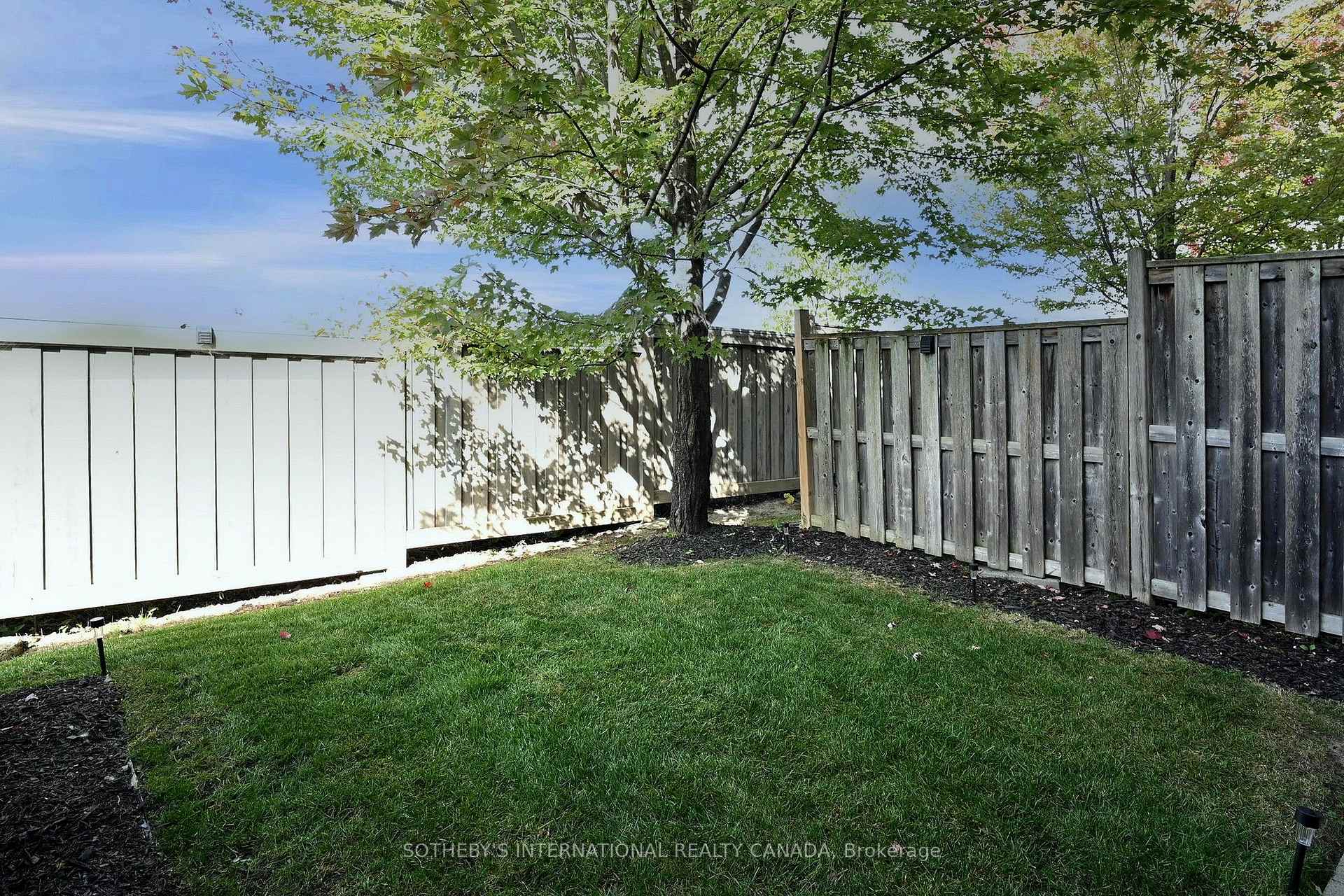 38 Cedar Lake Crescent