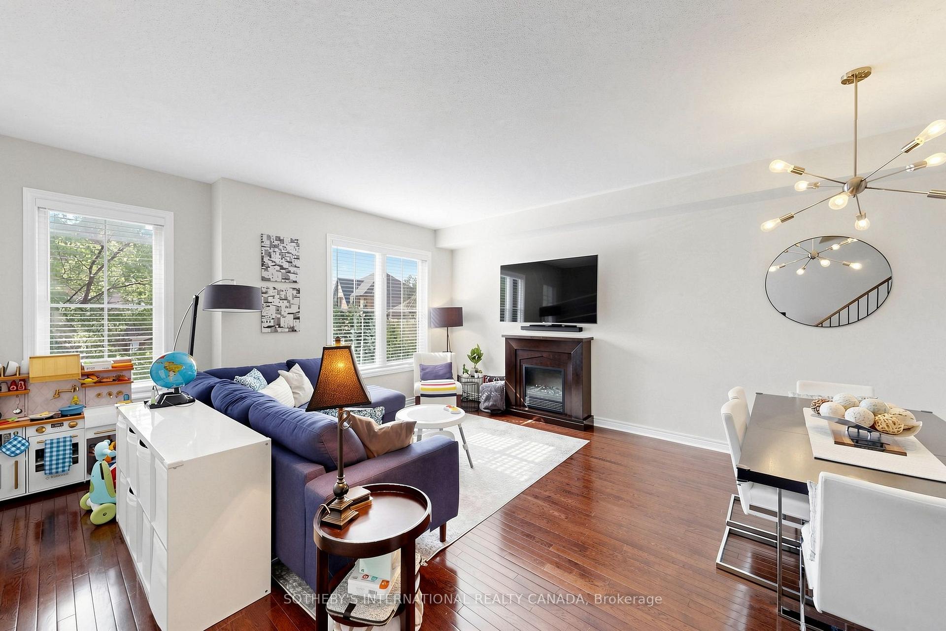 38 Cedar Lake Crescent