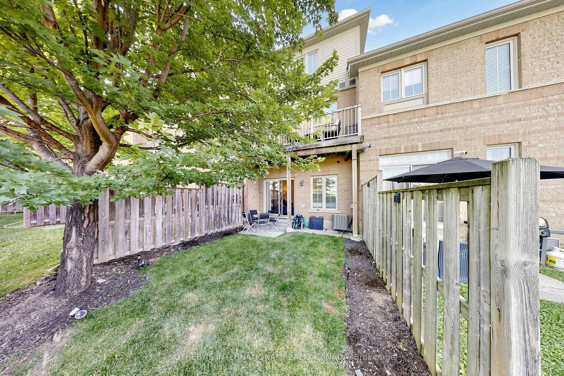 38 Cedar Lake Crescent