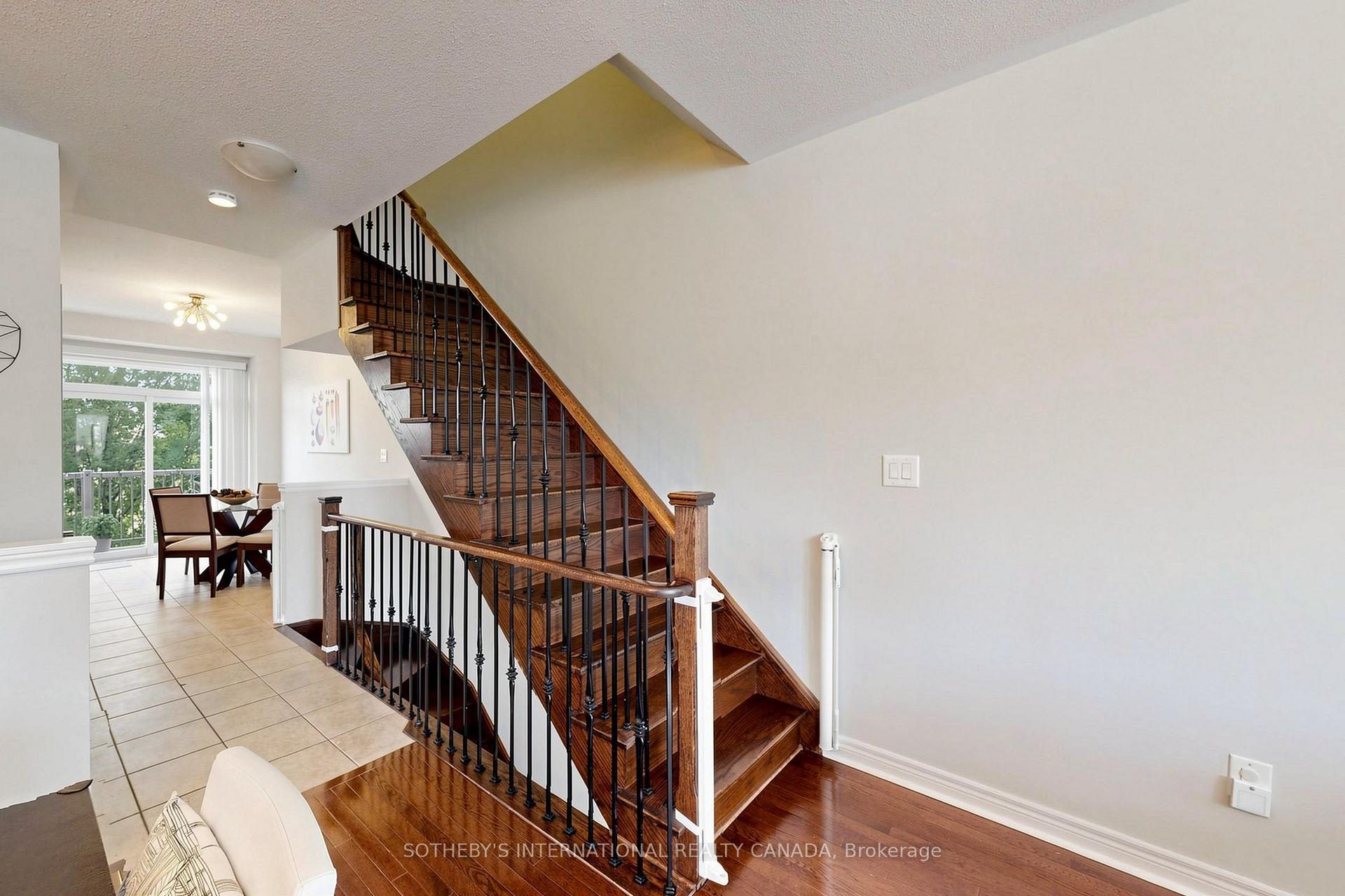 38 Cedar Lake Crescent