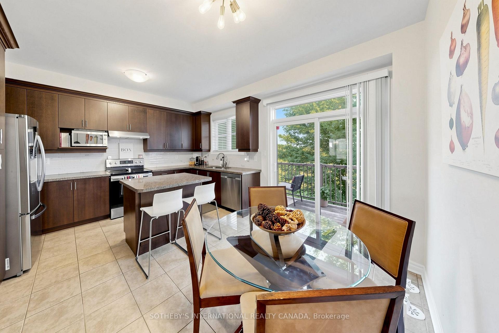 38 Cedar Lake Crescent