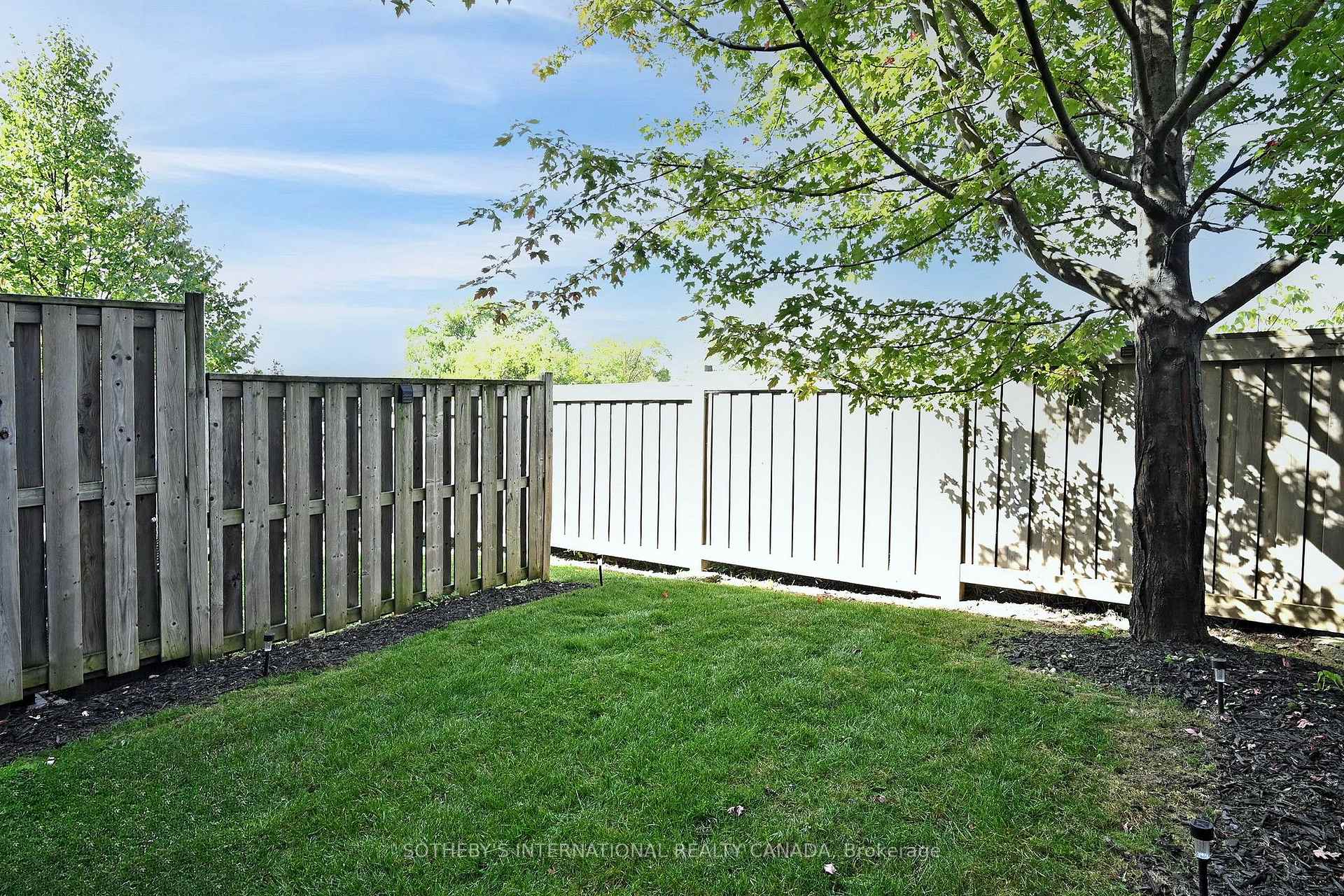 38 Cedar Lake Crescent