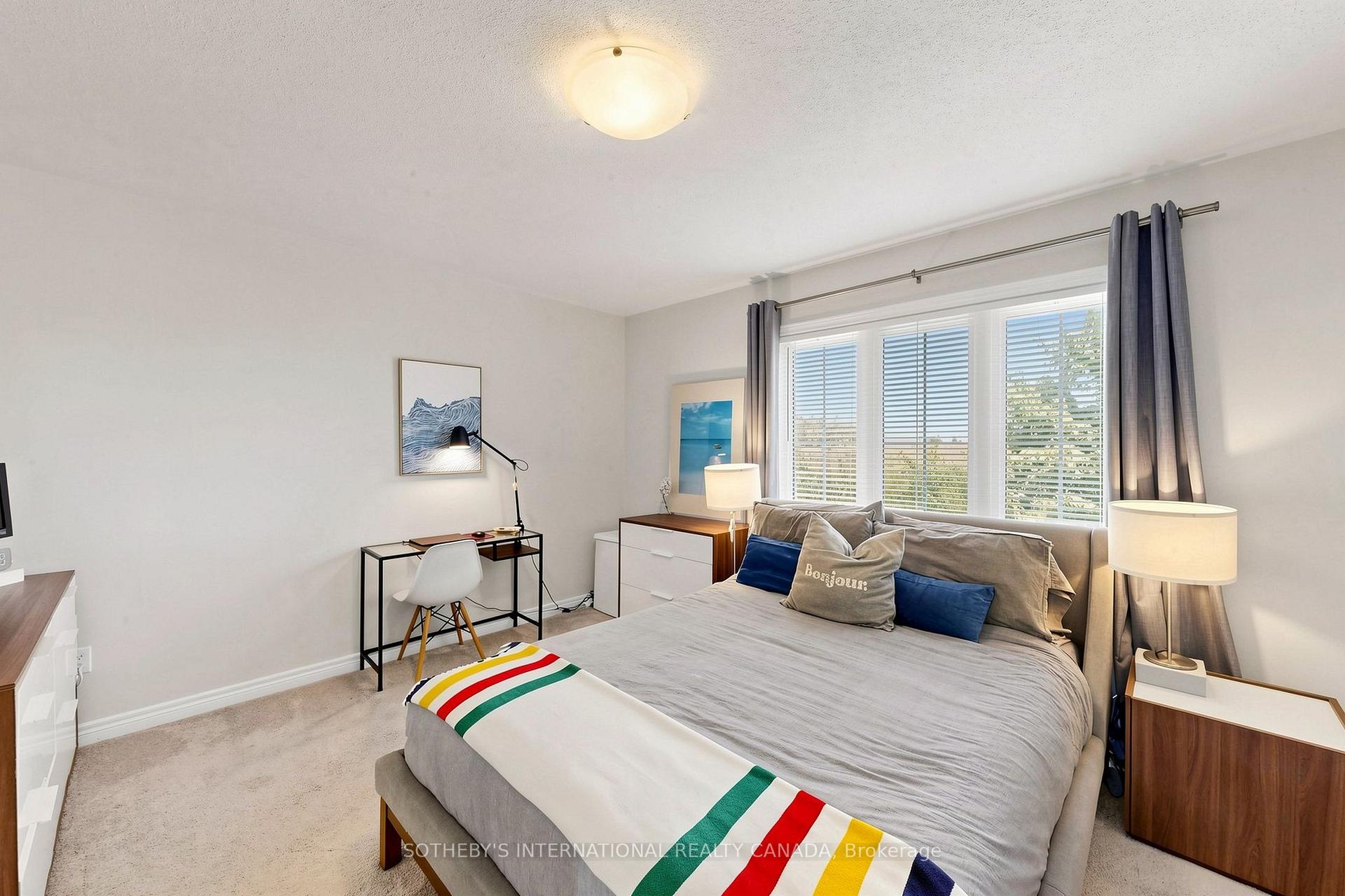 38 Cedar Lake Crescent