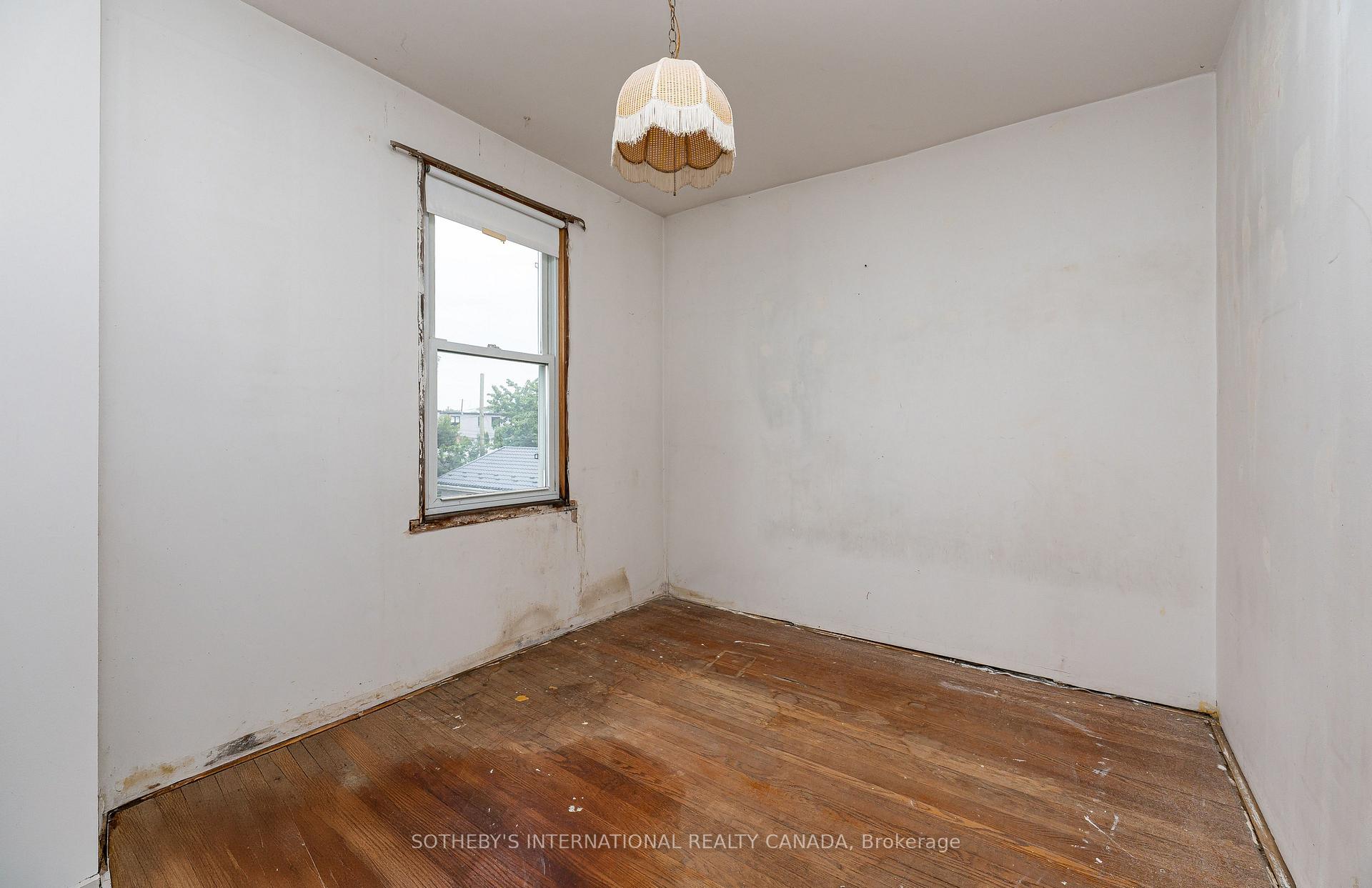 4 Marshall Boulevard, Toronto