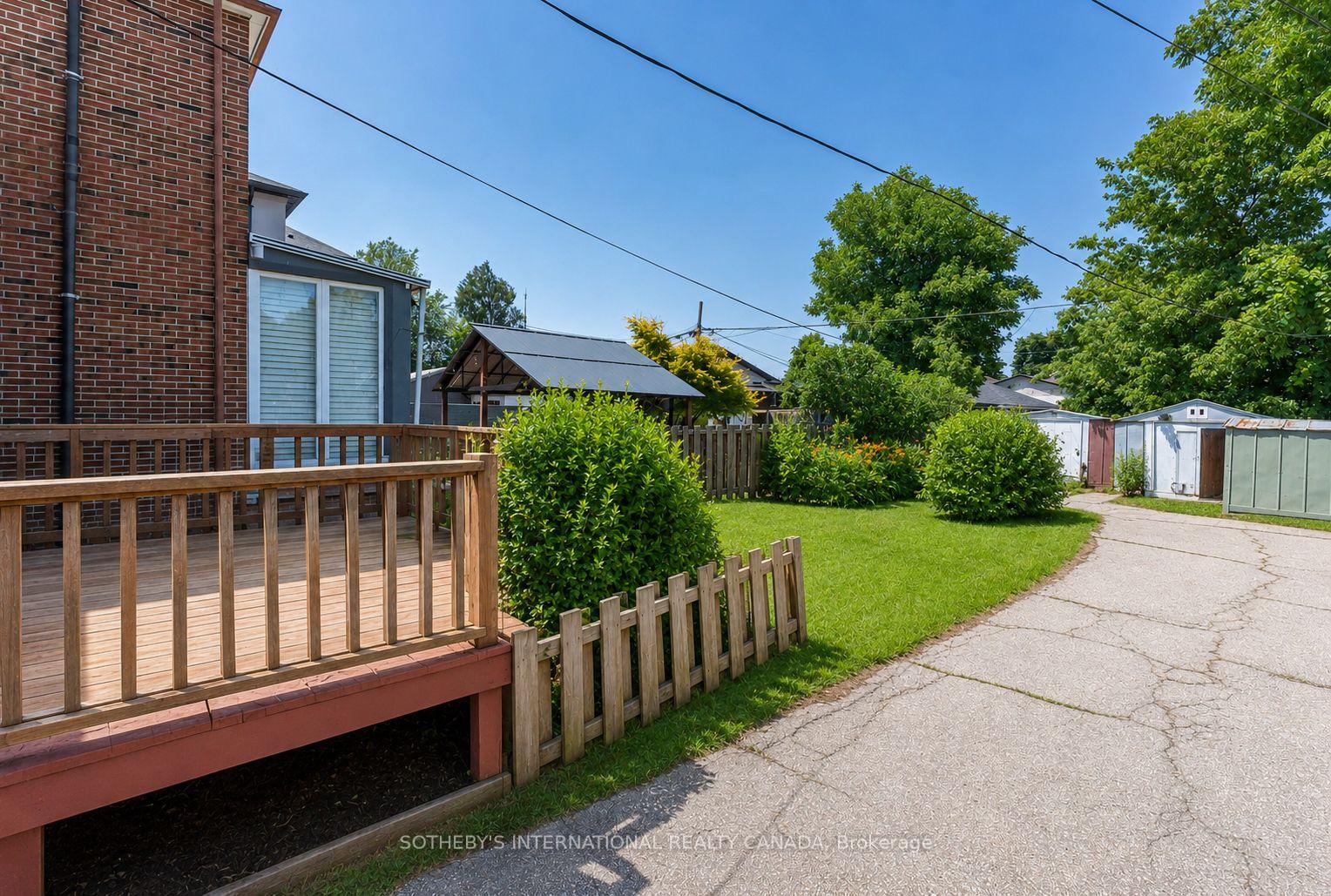 4 Marshall Boulevard, Toronto