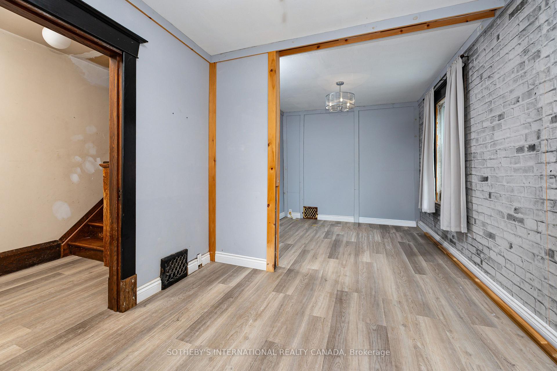 4 Marshall Boulevard, Toronto