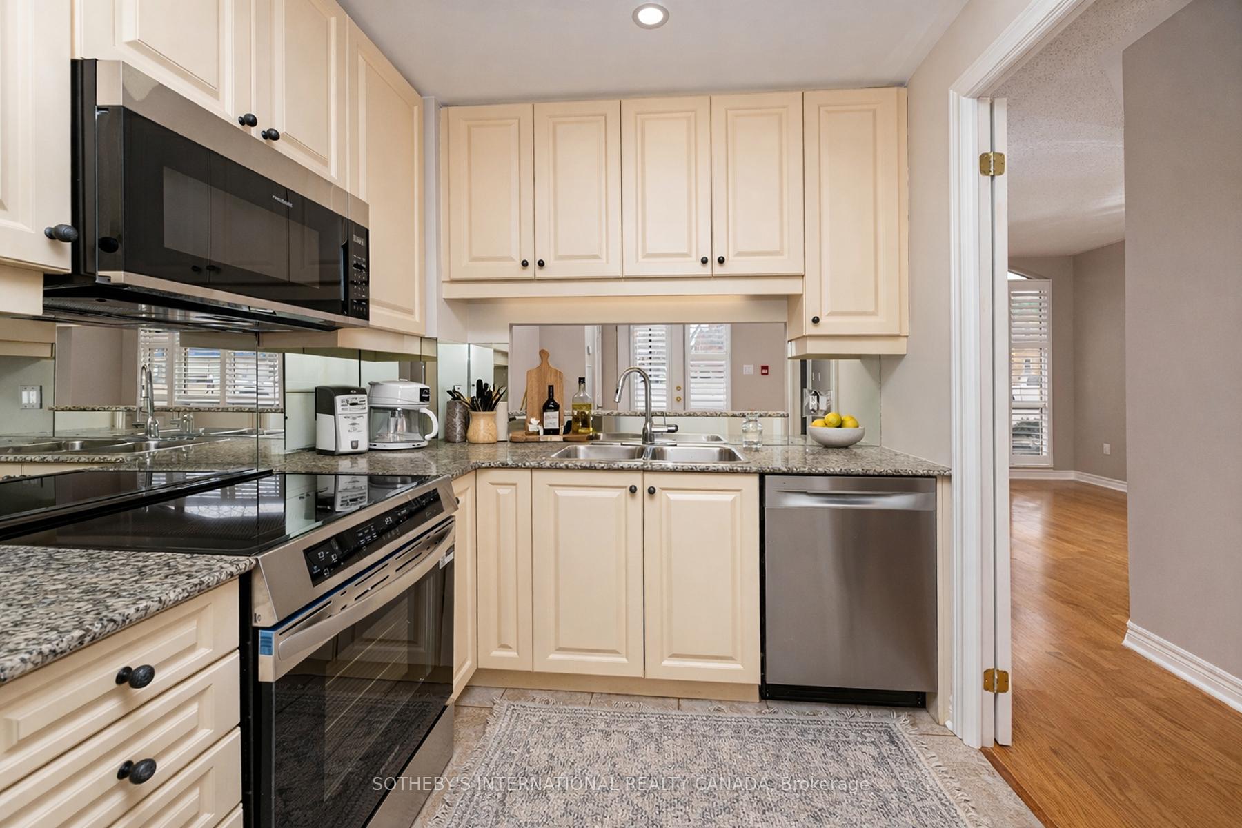 3085 Bloor Street W 108, Toronto Unit: 108
