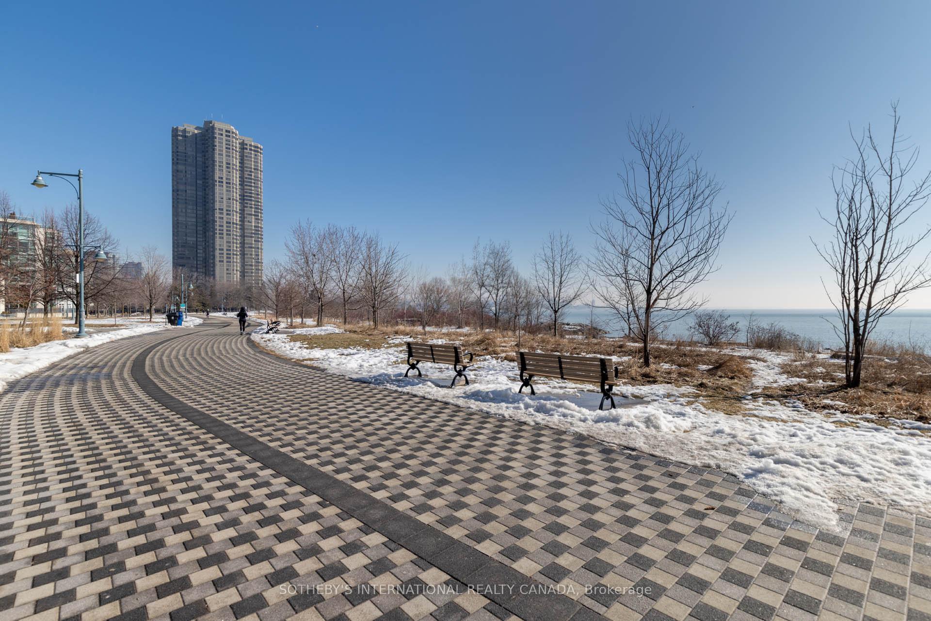 5 Marine Parade Drive 1013, Toronto Unit: 1013