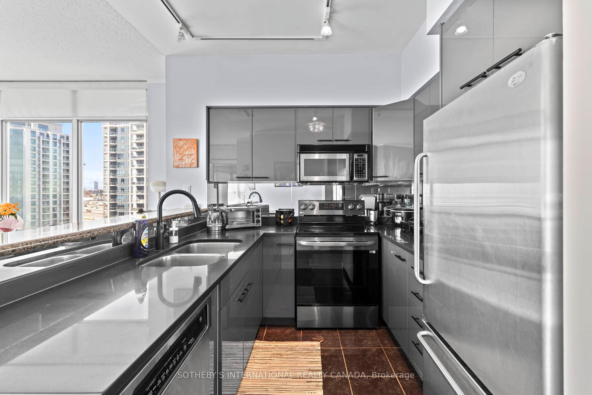 5 Marine Parade Drive 1013, Toronto Unit: 1013