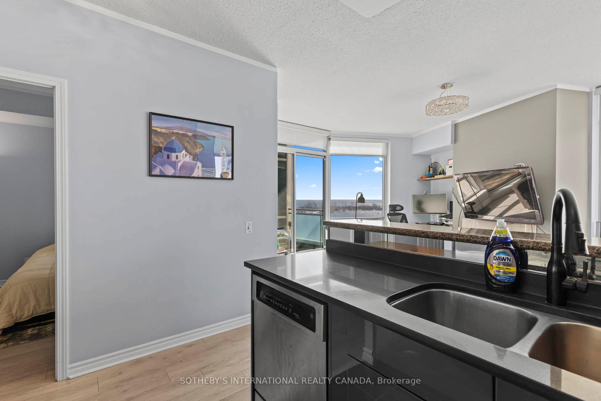 5 Marine Parade Drive 1013, Toronto Unit: 1013