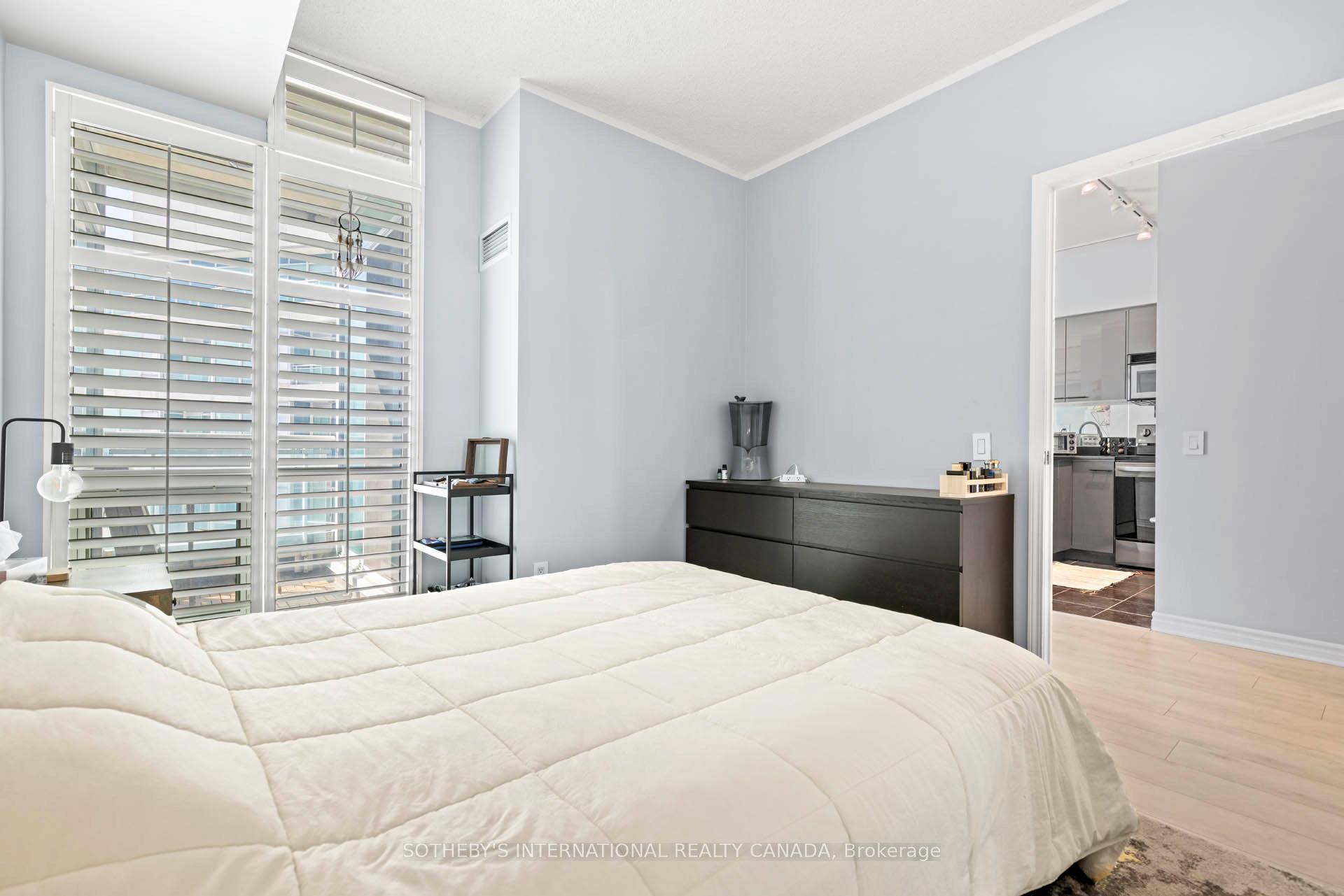 5 Marine Parade Drive 1013, Toronto Unit: 1013
