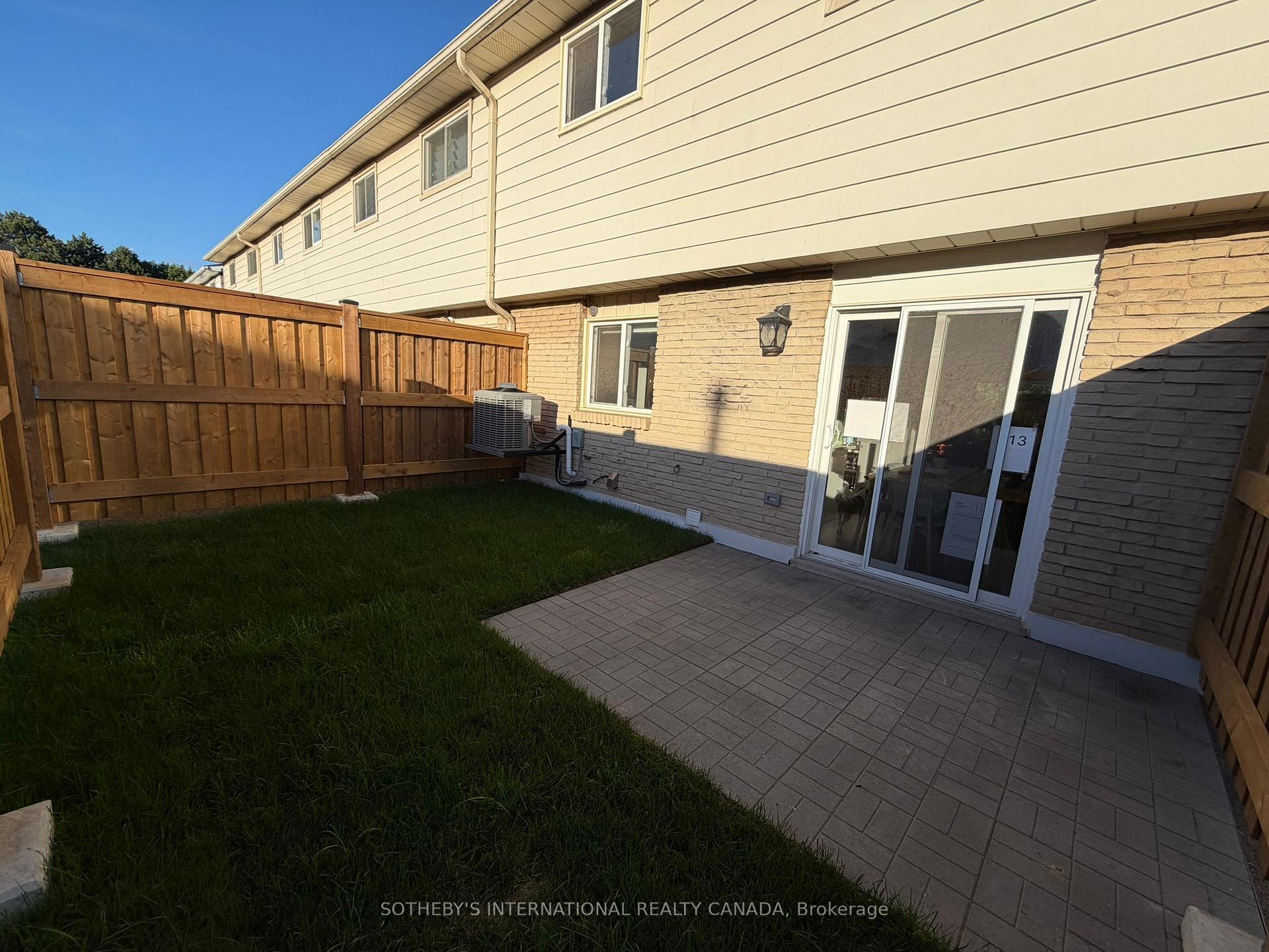 5475 Lakeshore Road 113