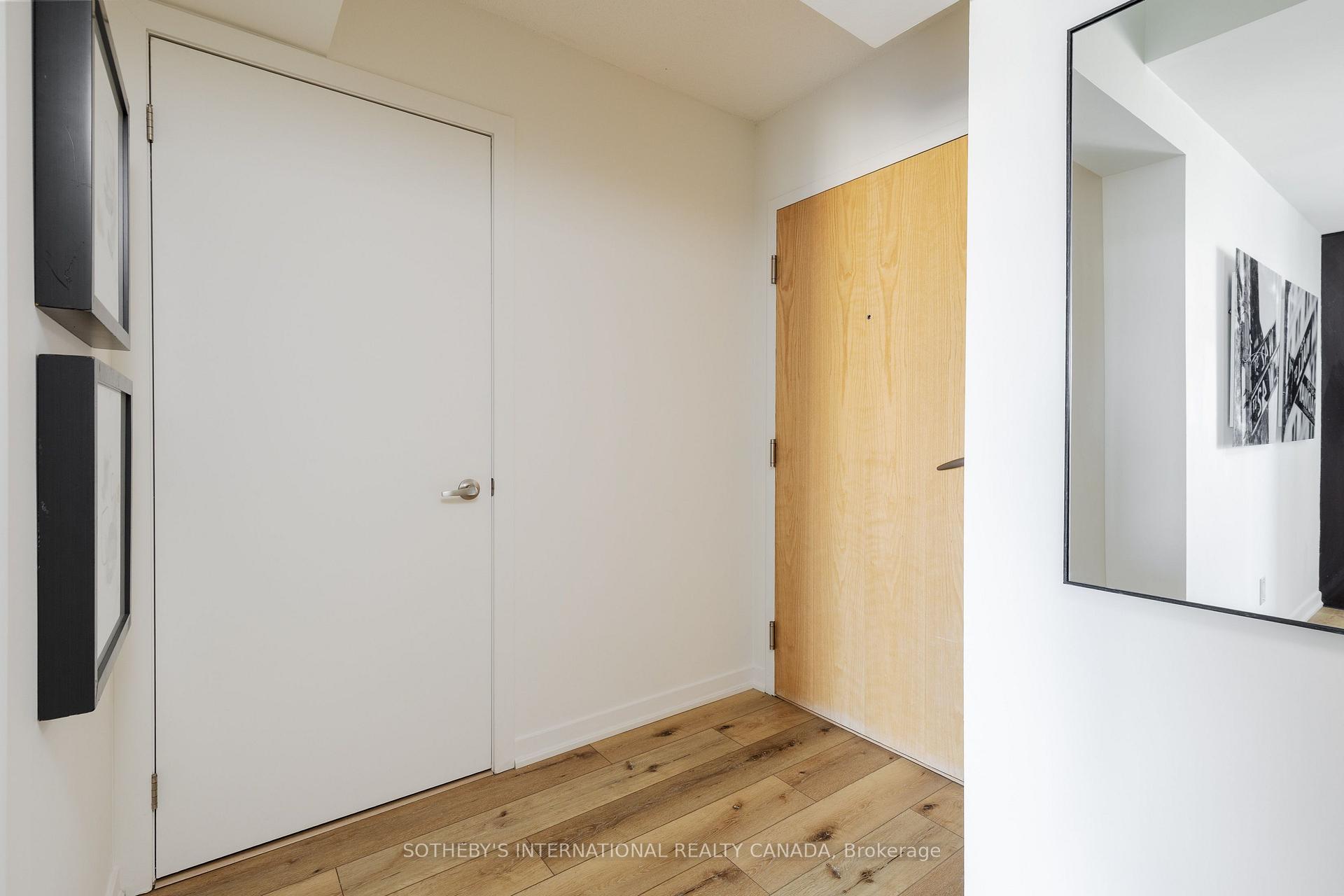 38 Joe Shuster Way 1619, Toronto Unit: 1619