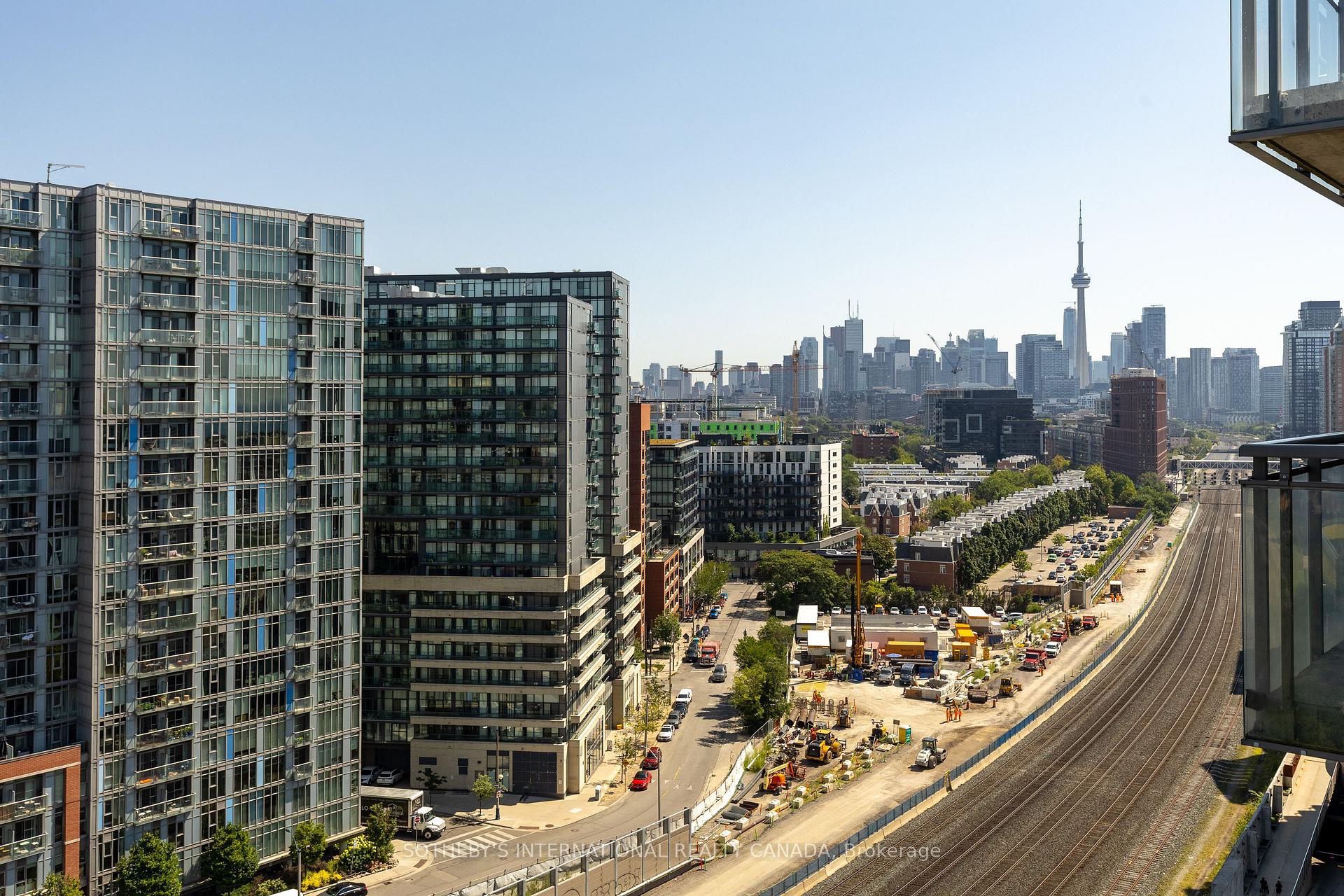 38 Joe Shuster Way 1619, Toronto Unit: 1619