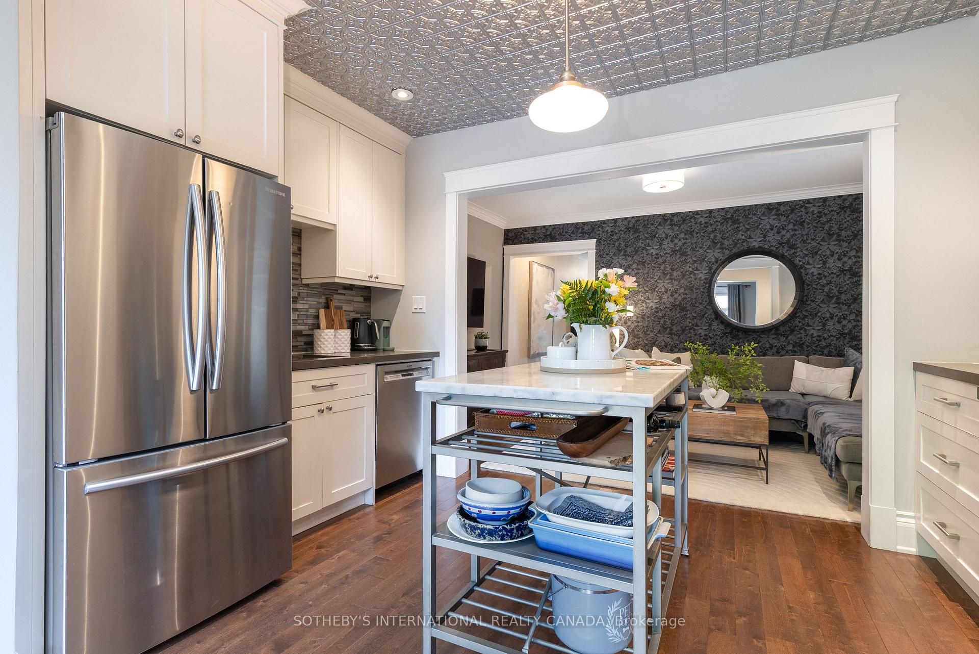 2 Rexford Road, Toronto