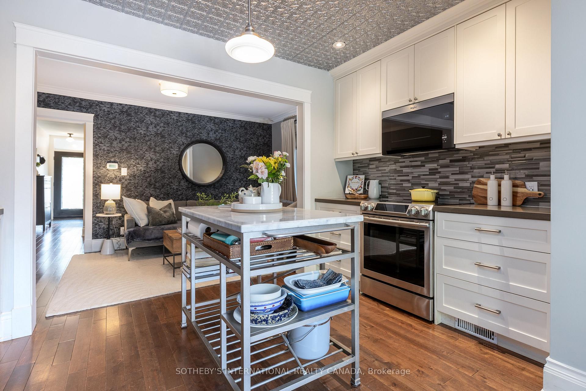 2 Rexford Road, Toronto
