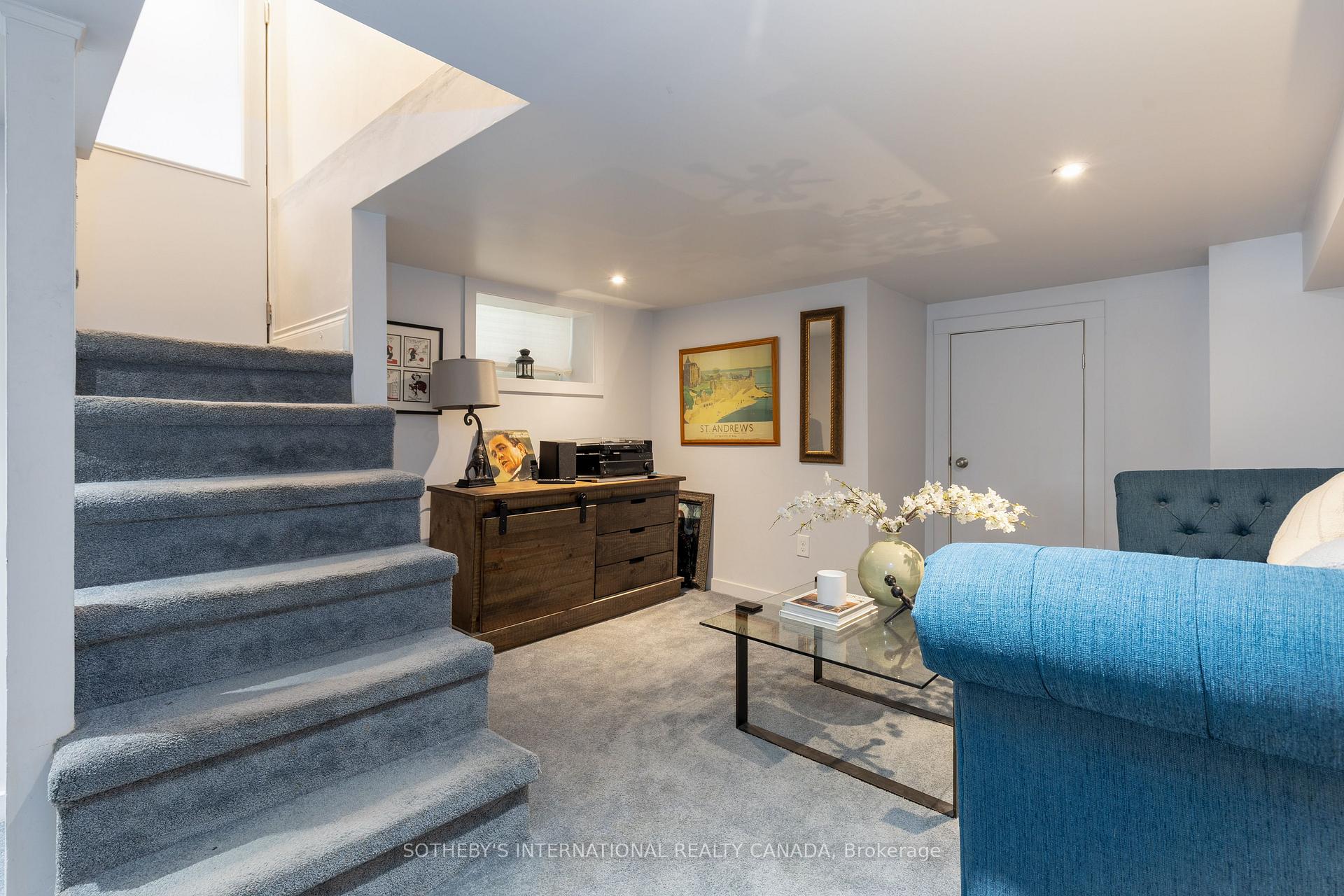 2 Rexford Road, Toronto