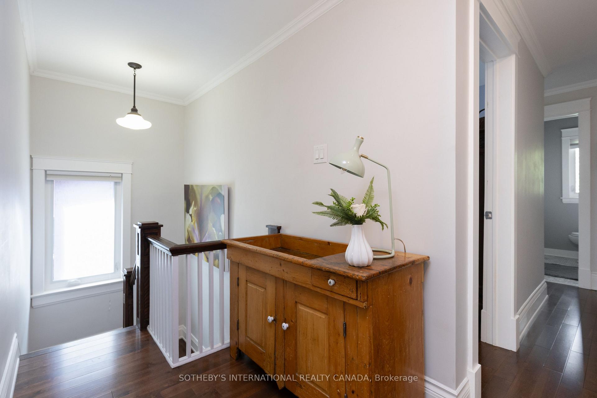 2 Rexford Road, Toronto