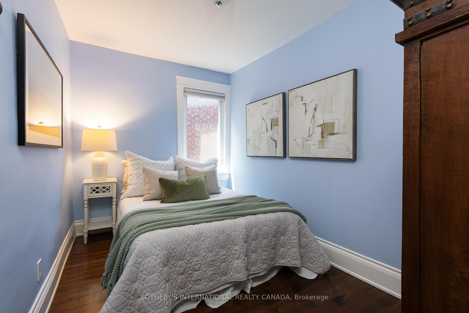 2 Rexford Road, Toronto