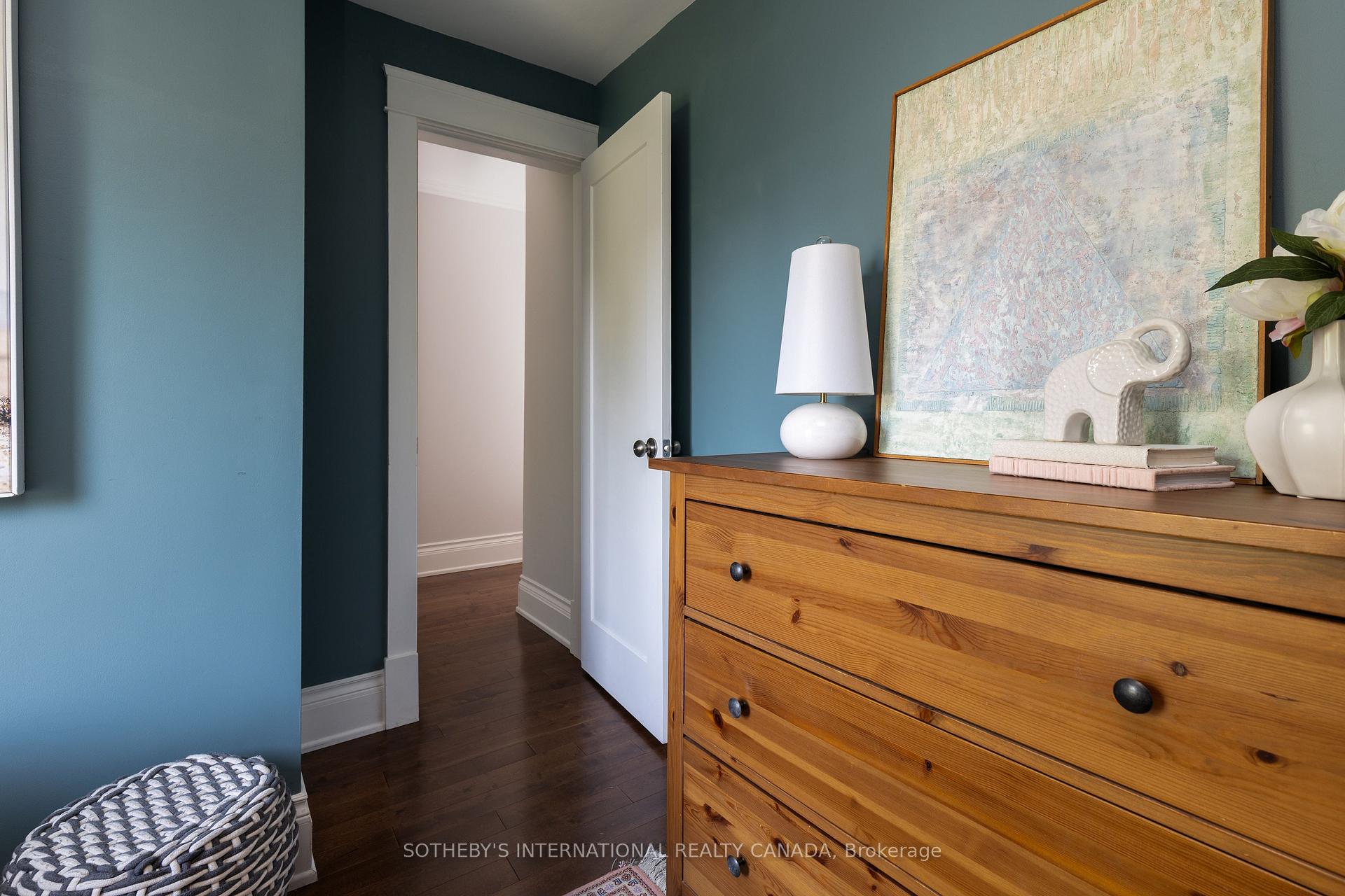 2 Rexford Road, Toronto