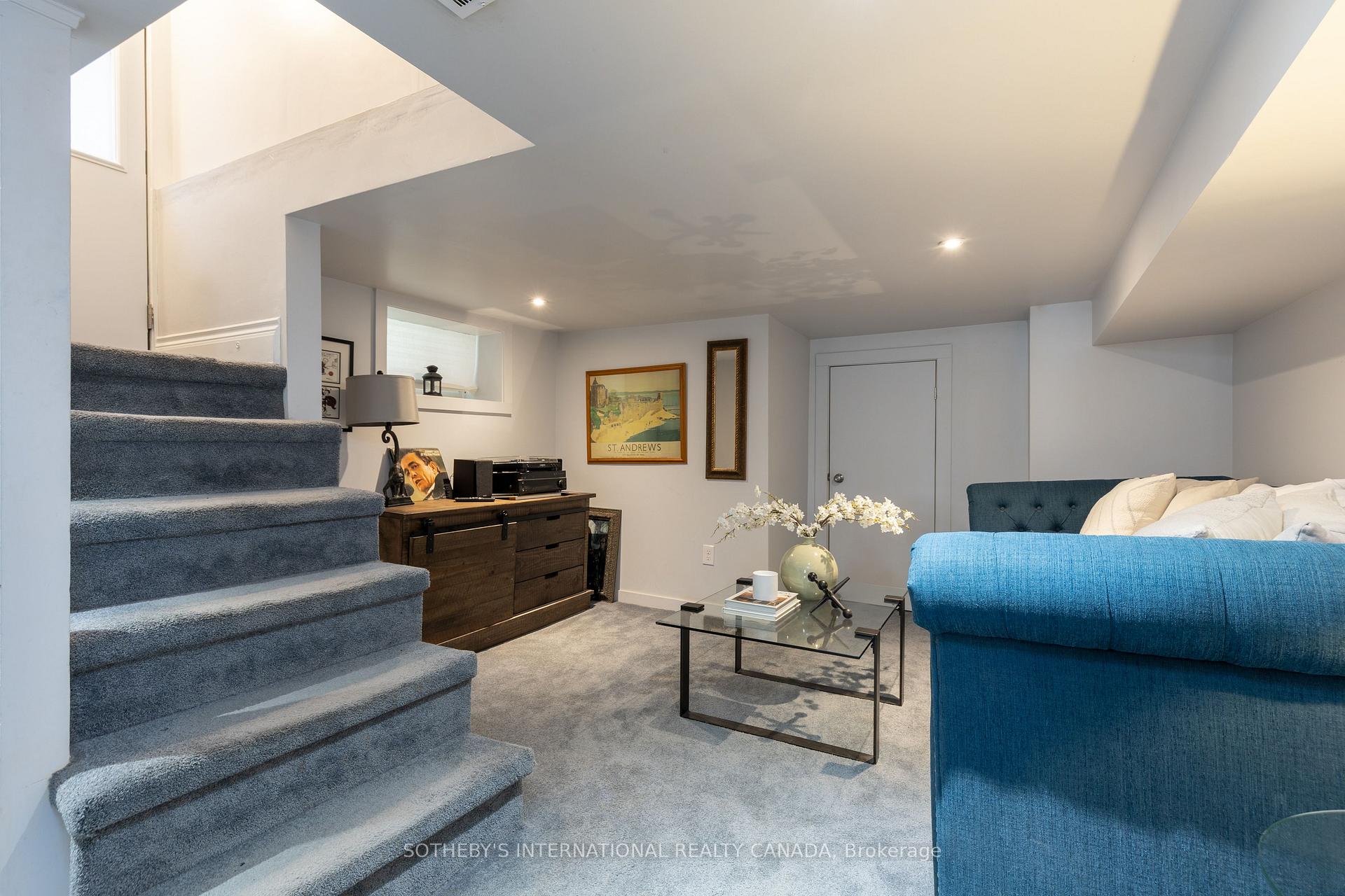2 Rexford Road, Toronto