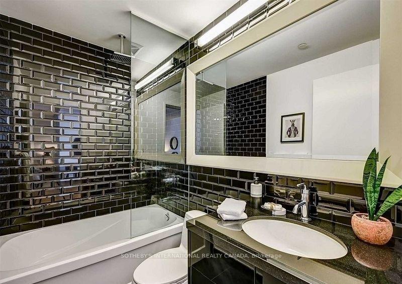 88 Park Lawn Road 2710, Toronto Unit: 2710