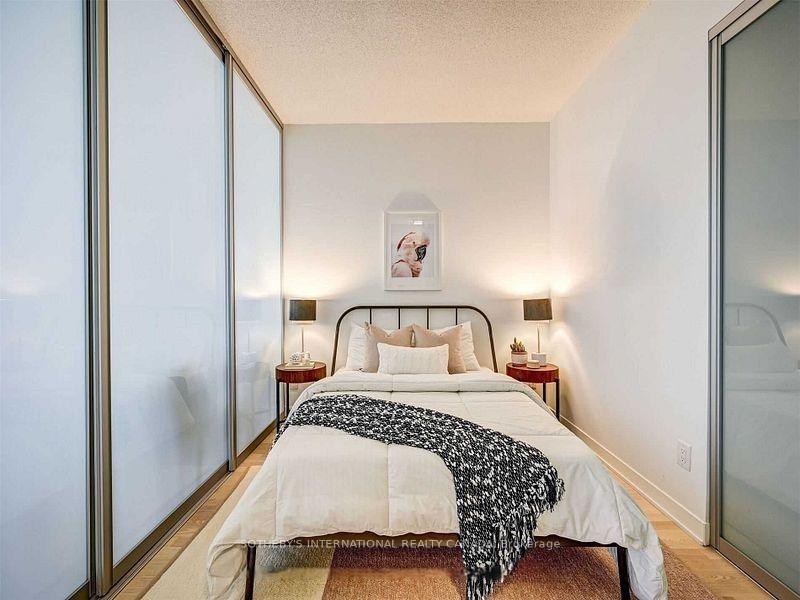 88 Park Lawn Road 2710, Toronto Unit: 2710