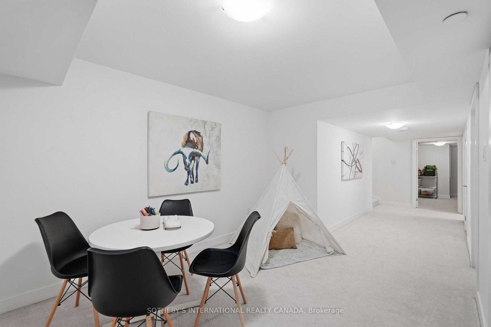 60 William Duncan Road, Toronto