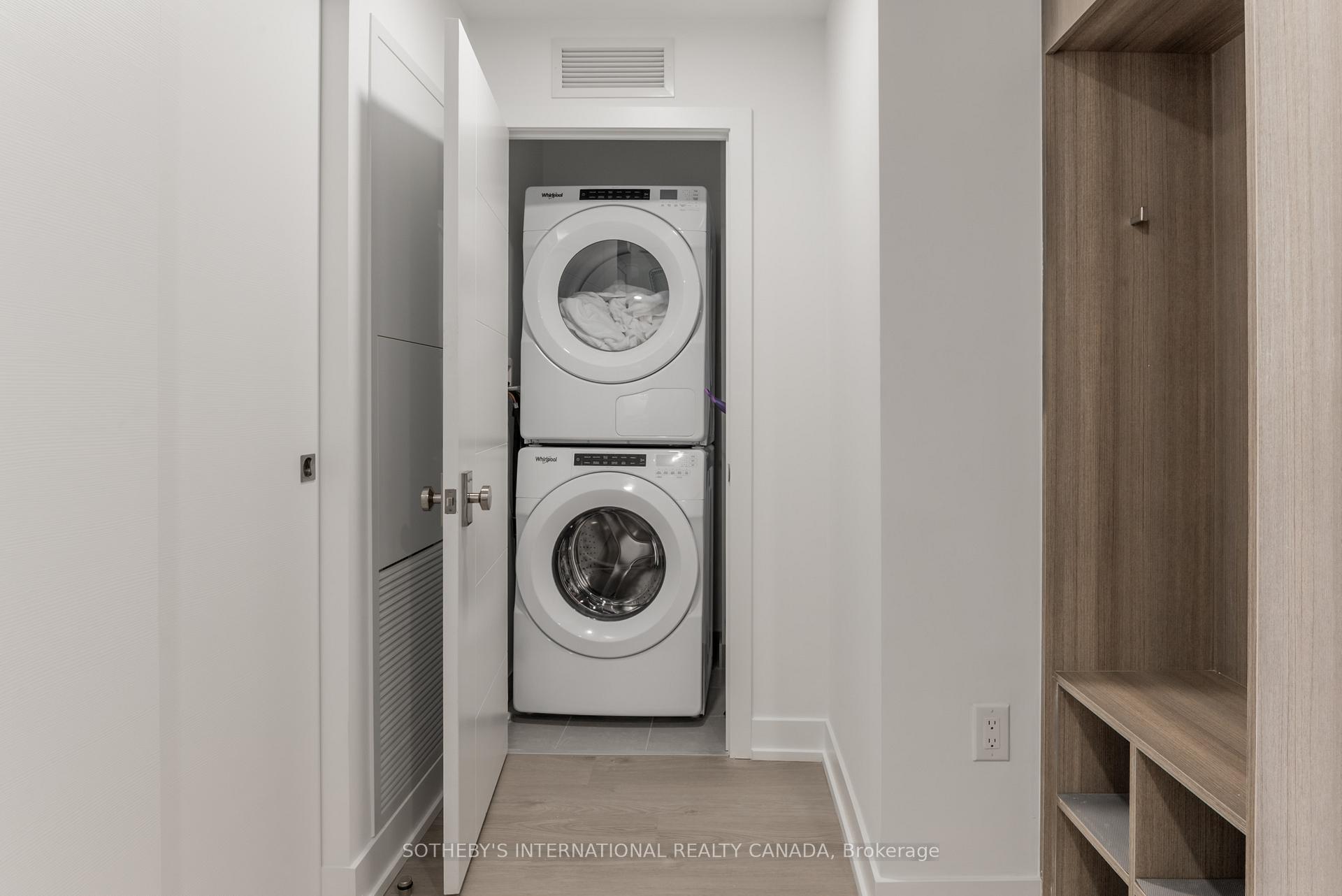 29 York Garden Way 1706, Toronto Unit: 1706