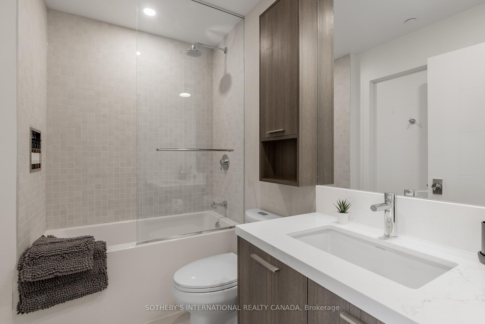29 York Garden Way 1706, Toronto Unit: 1706