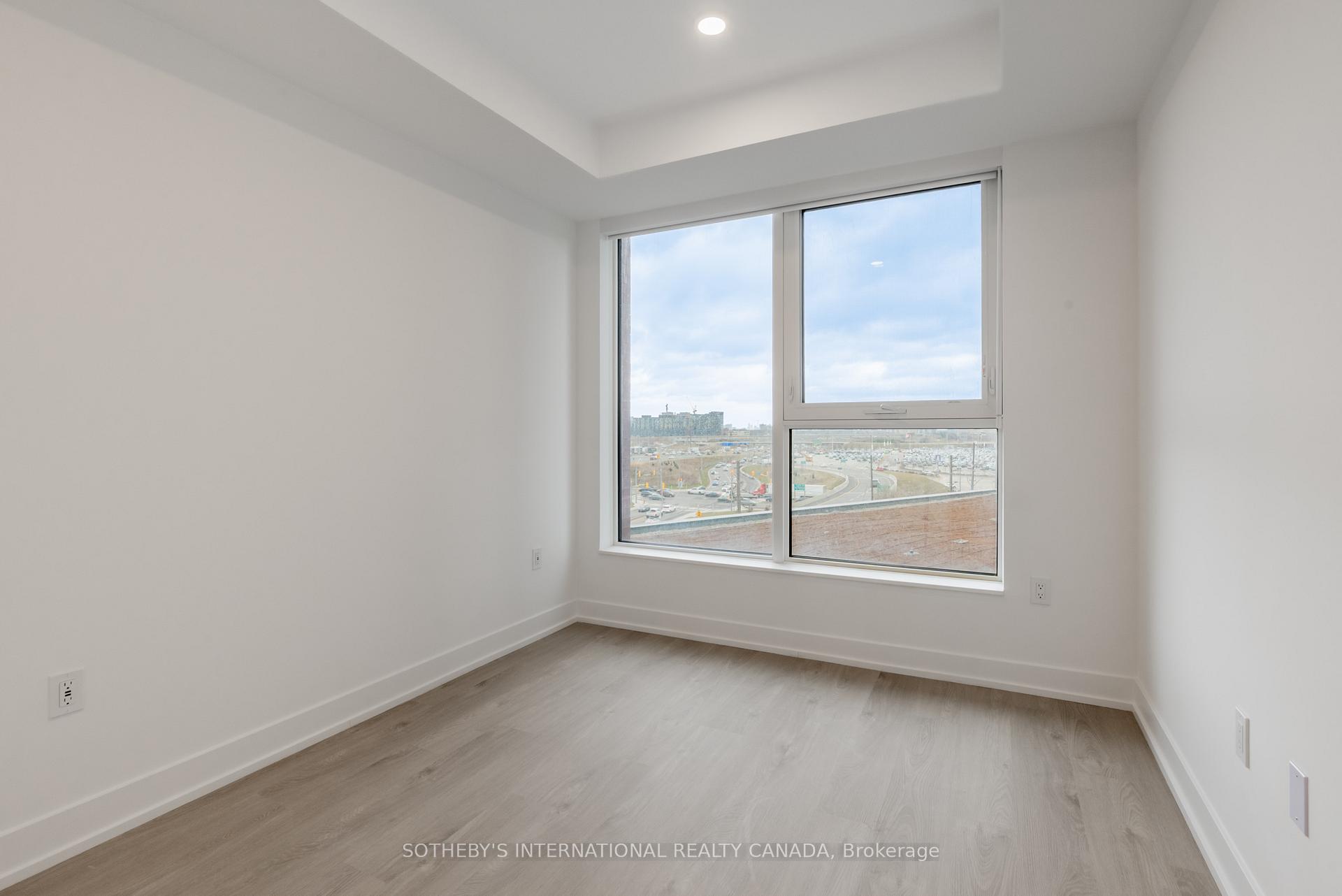 29 York Garden Way 903, Toronto Unit: 903