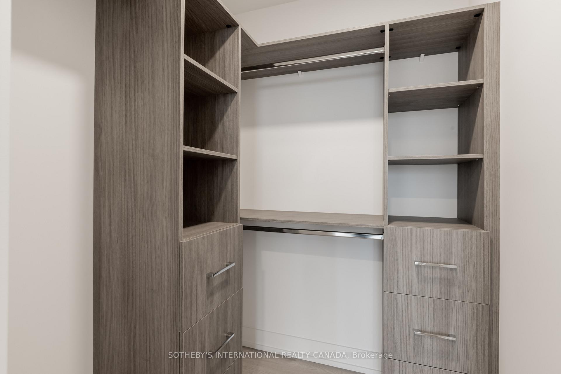 29 York Garden Way 2209, Toronto Unit: 2209