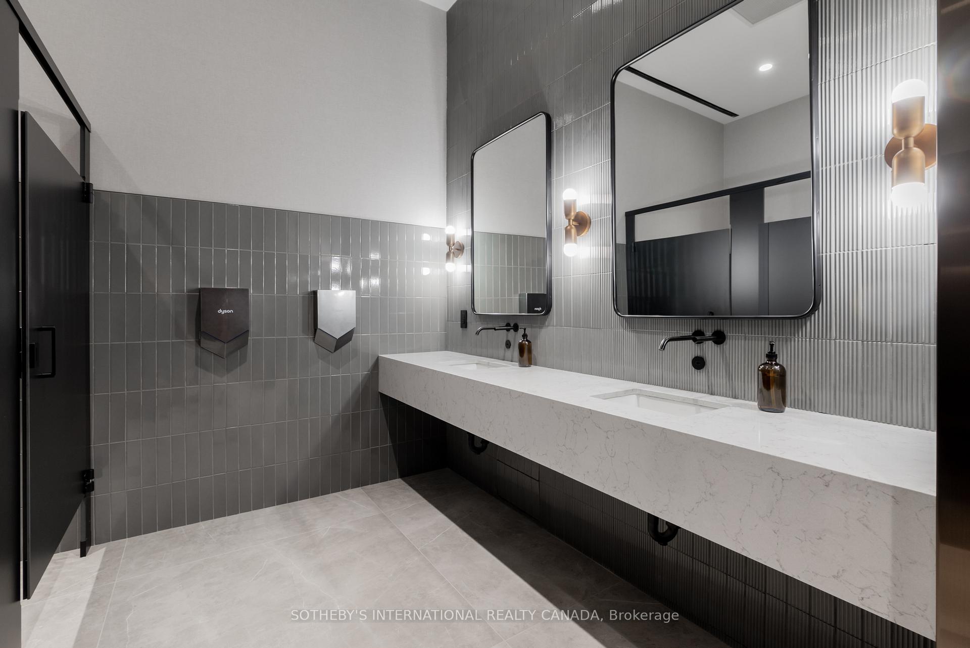 31 York Garden Way 1003, Toronto Unit: 1003