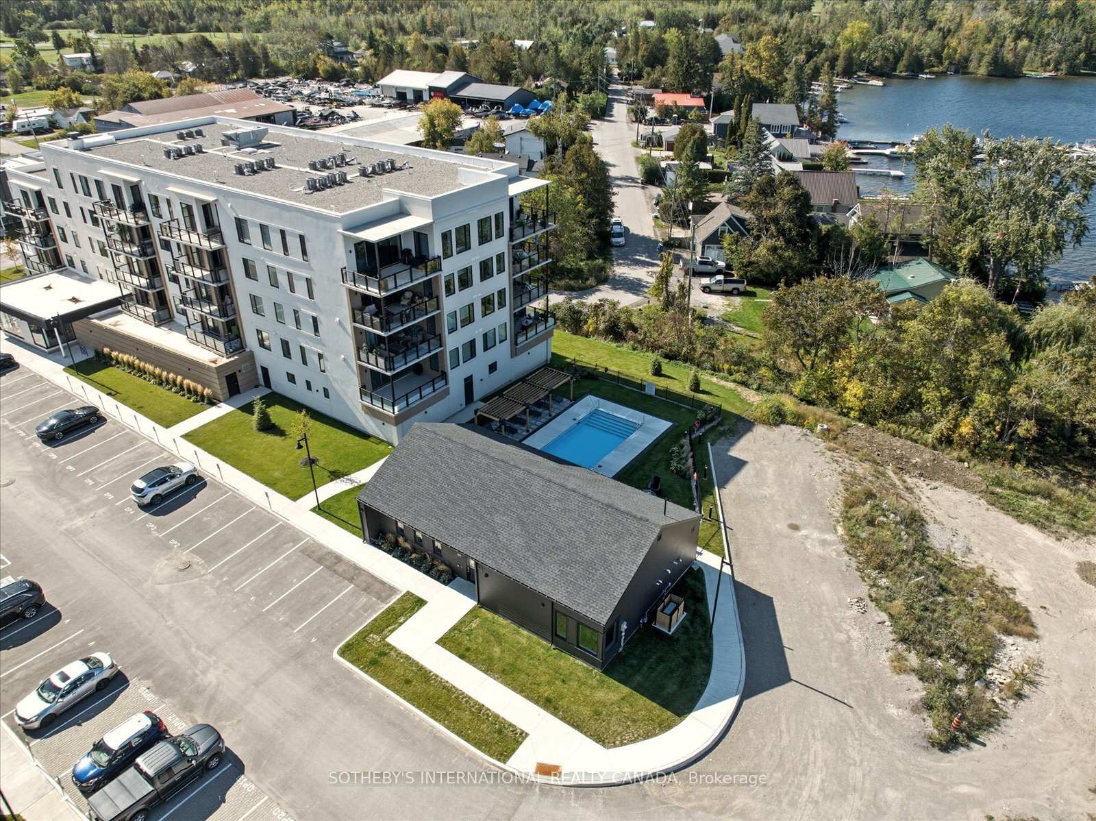 19A West Street N Penthouse 1