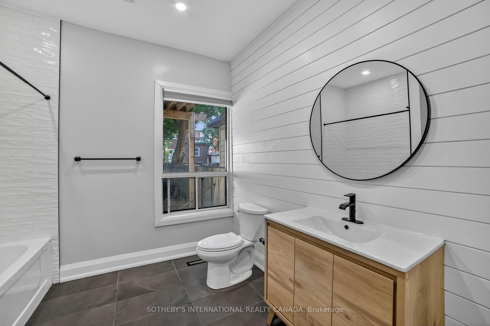 97 Garfield Avenue S