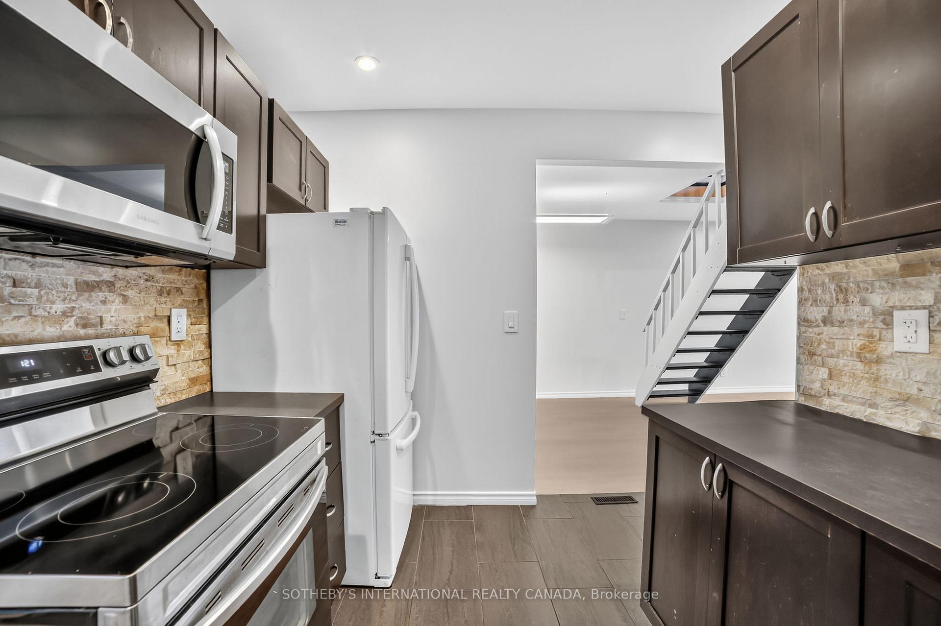 97 Garfield Avenue S