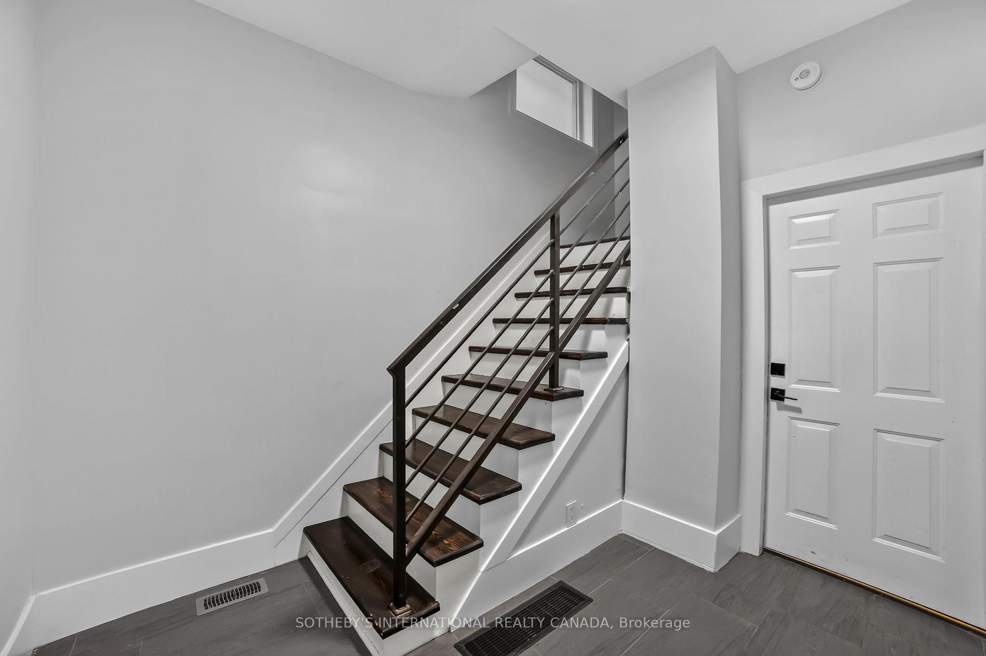 97 Garfield Avenue S