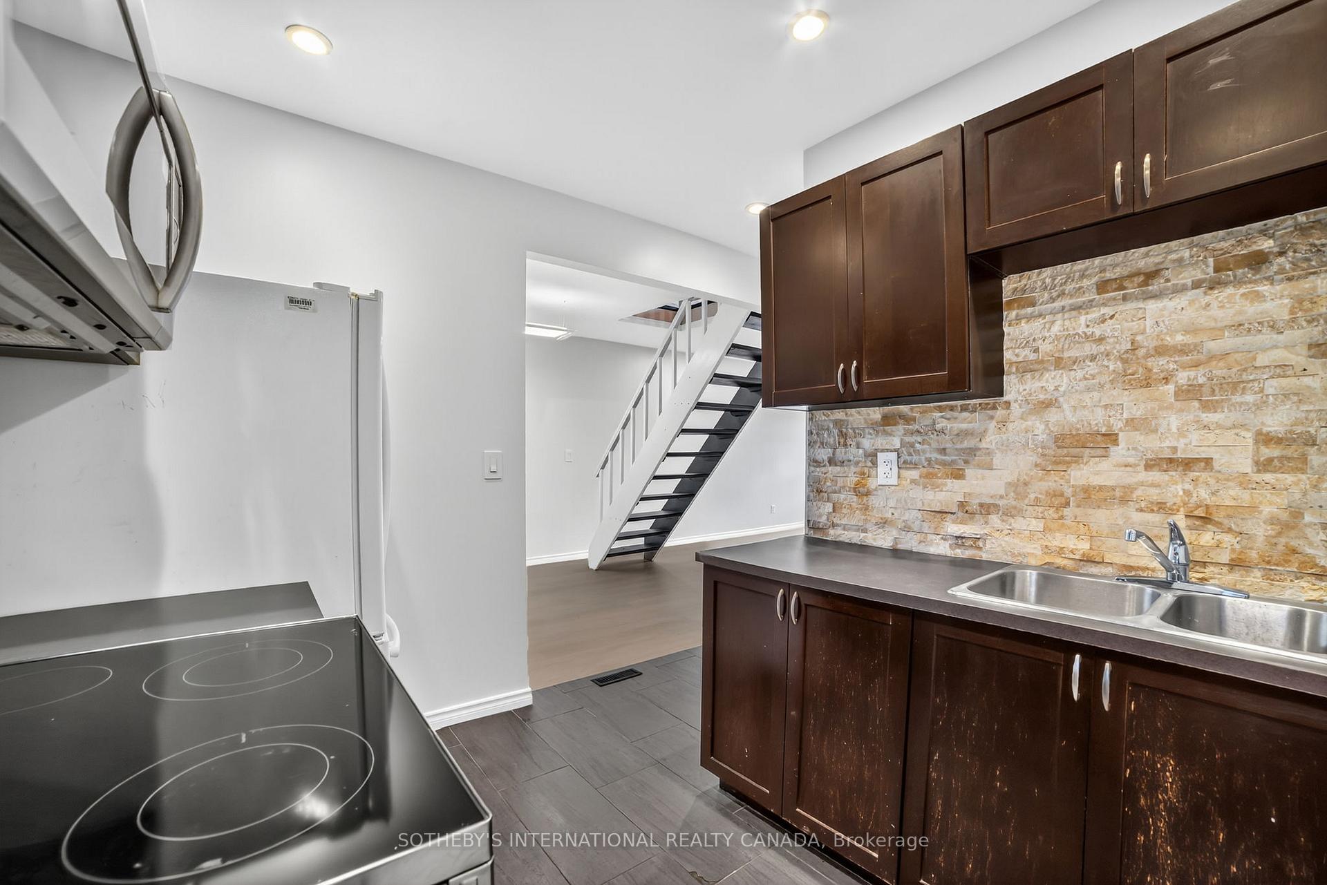 97 Garfield Avenue S